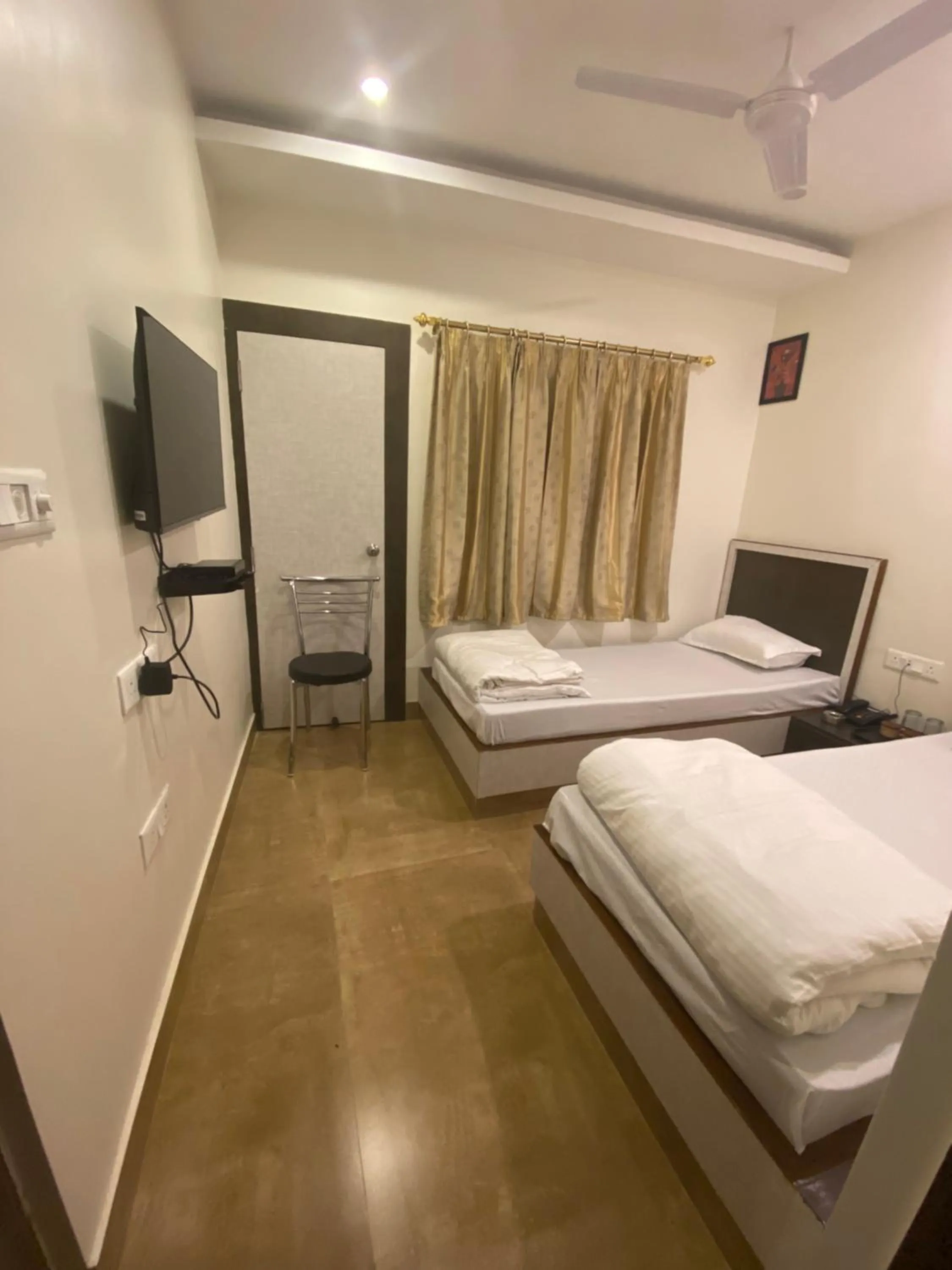 TV and multimedia, Bed in HOTEL ABODE