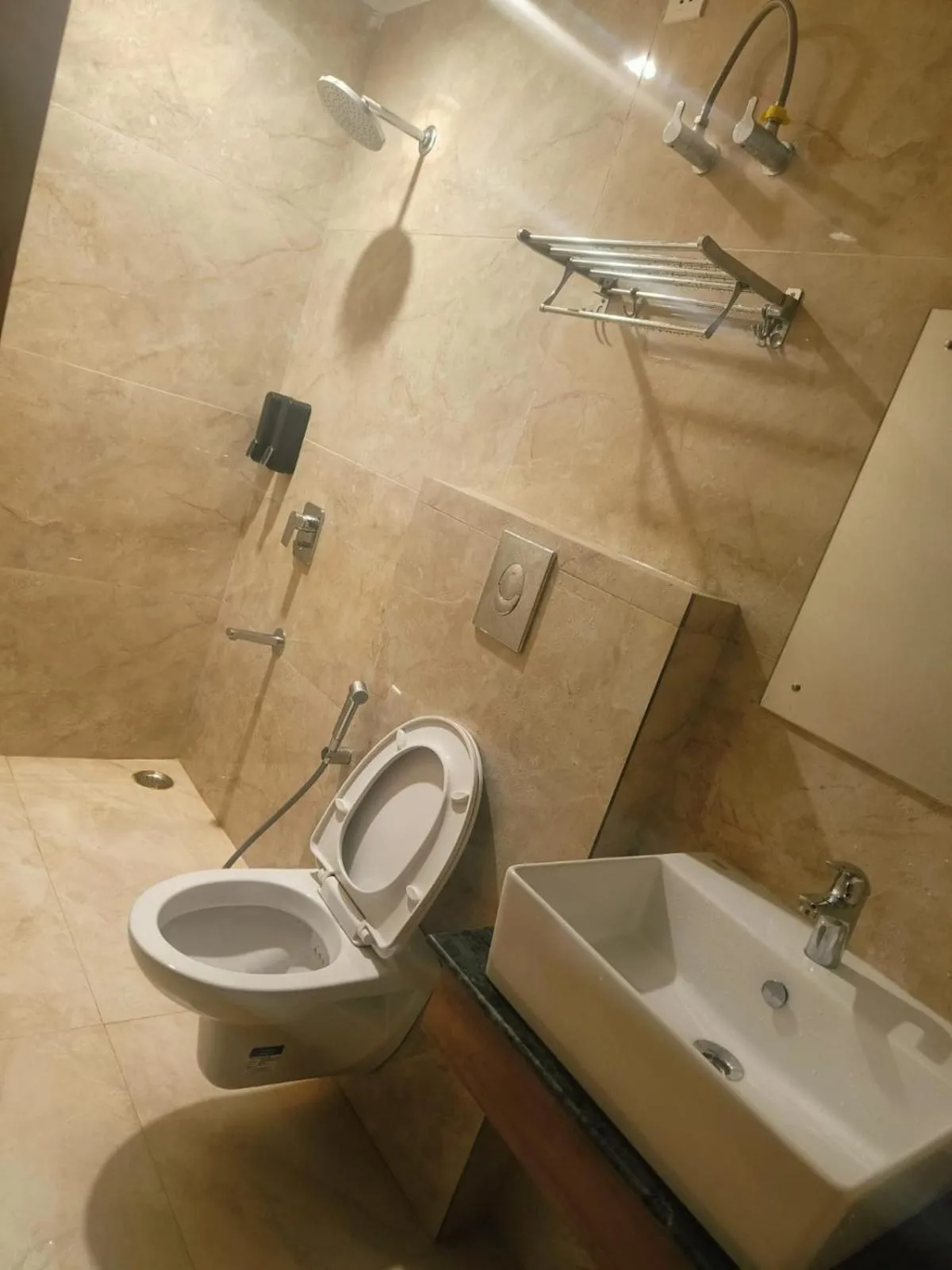 Toilet in HOTEL ABODE