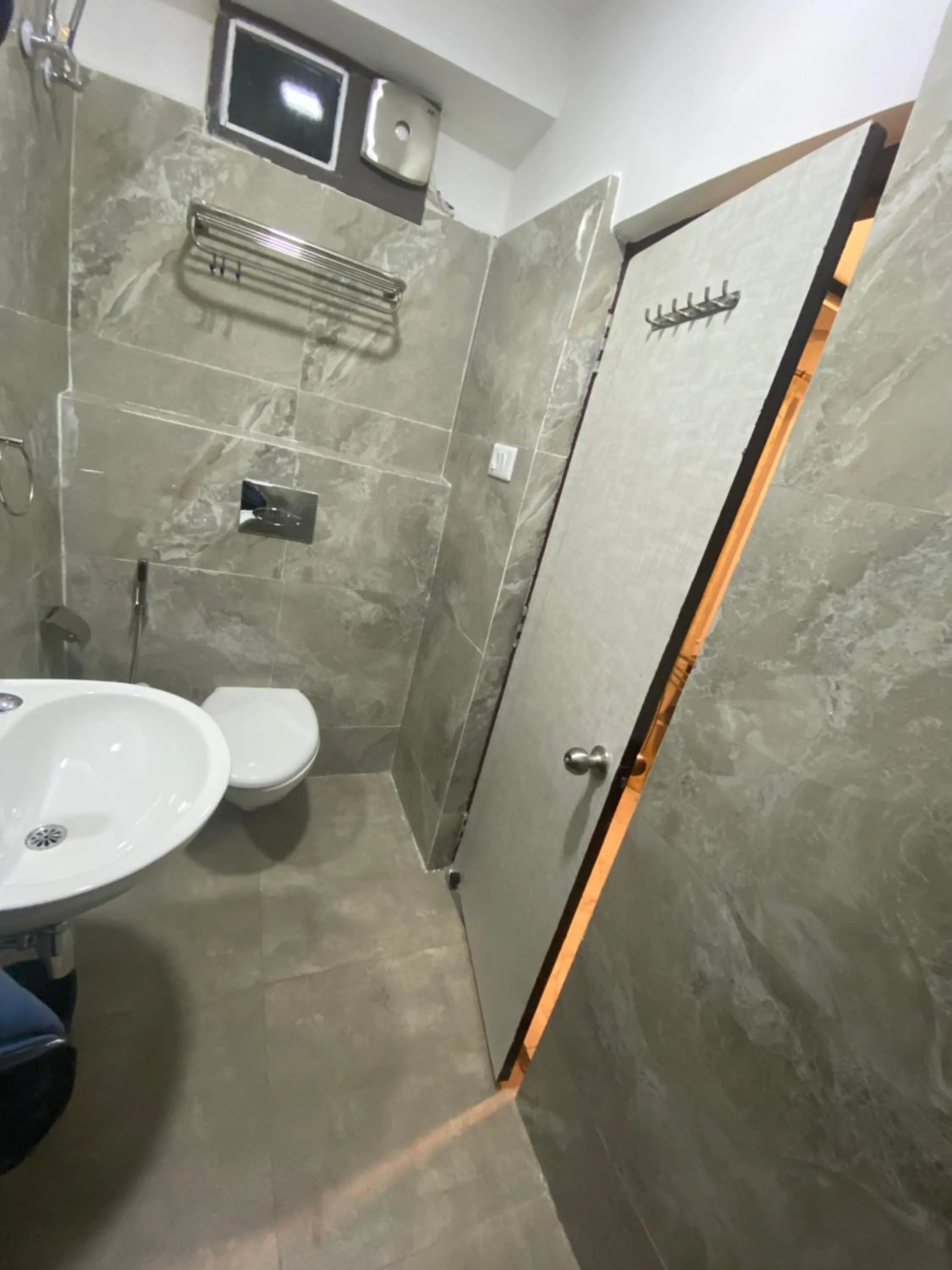 Shower in HOTEL ABODE