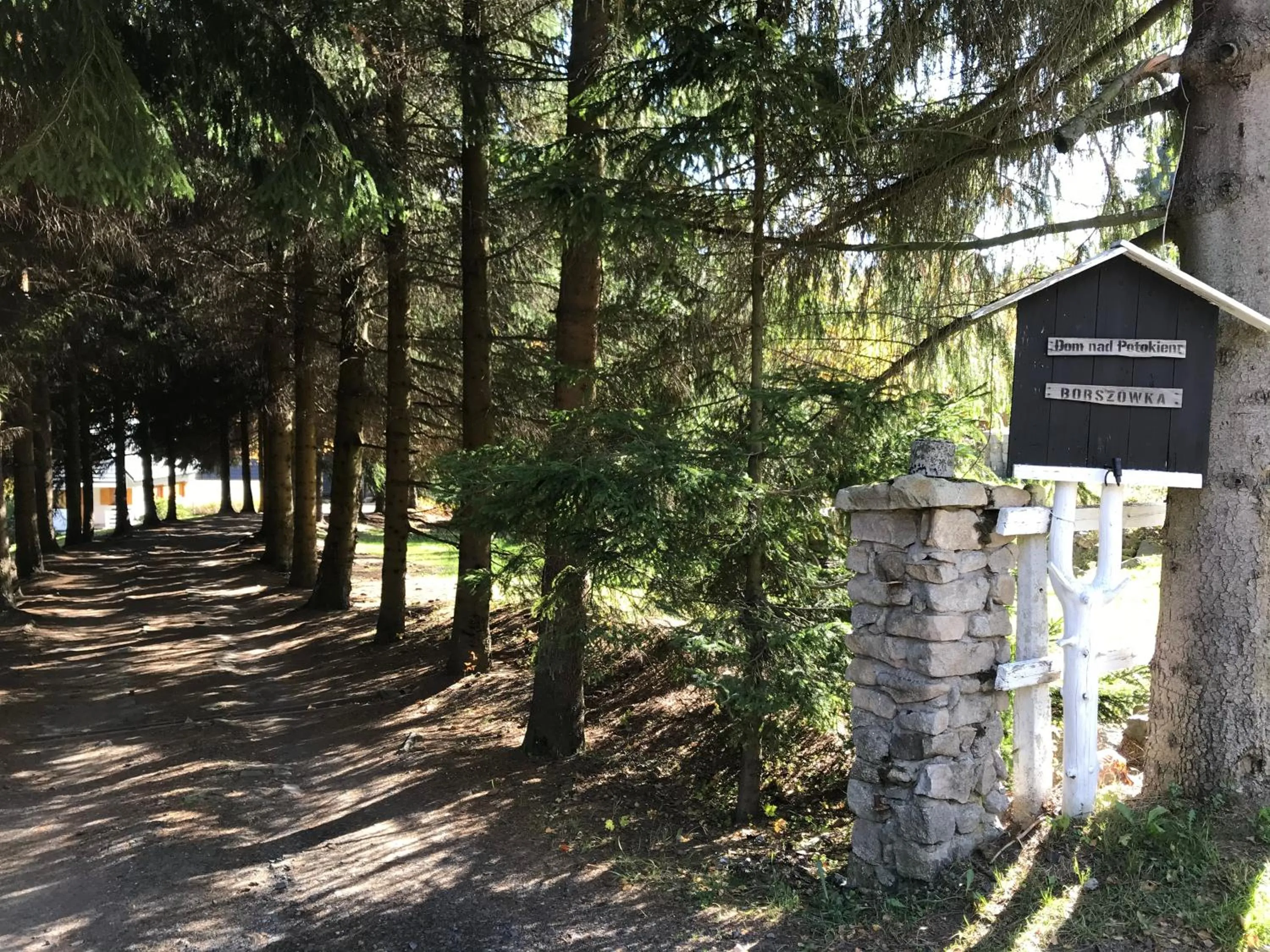Parking in BORSZÓWKA Dom Nad Potokiem - Pensjonat