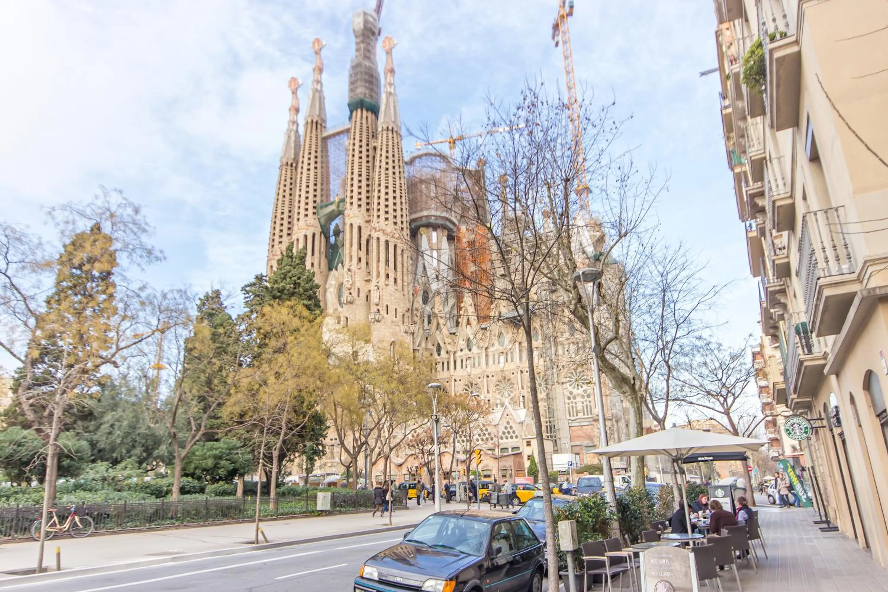 Sagrada Familia 4 Bedrooms "T R" by Scenario Llum