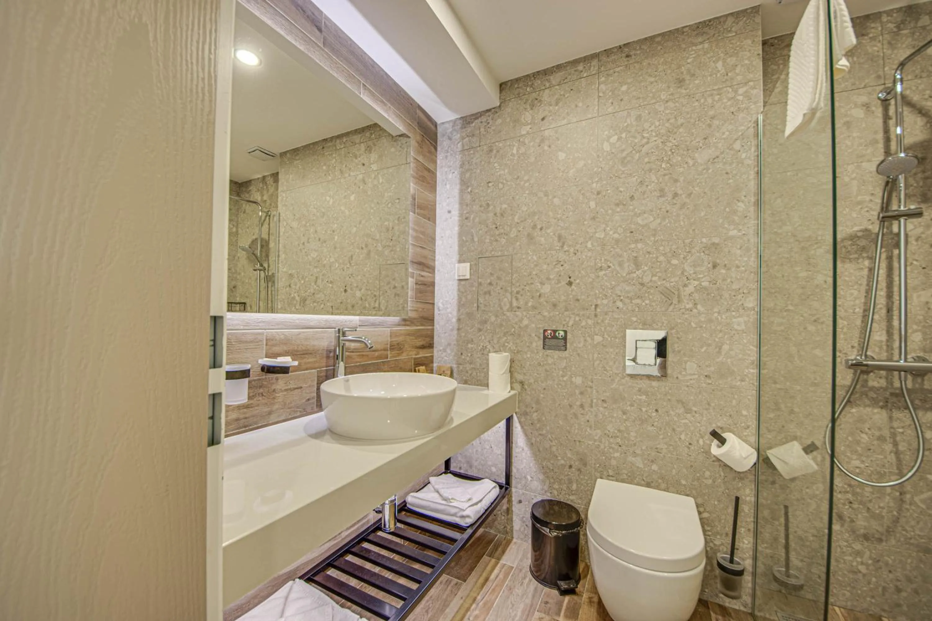 Shower in Olive Villas Beach Hotel