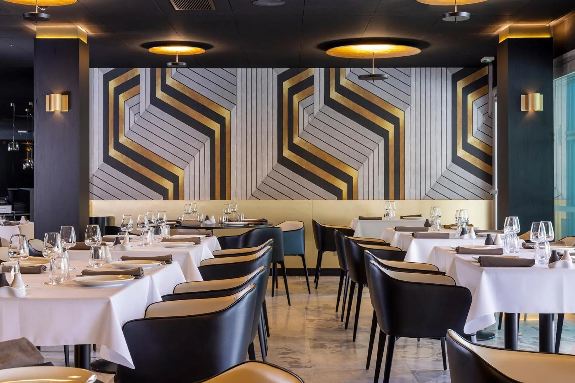 Restaurant/places to eat in Hôtel Spa Restaurant Villa Castellane