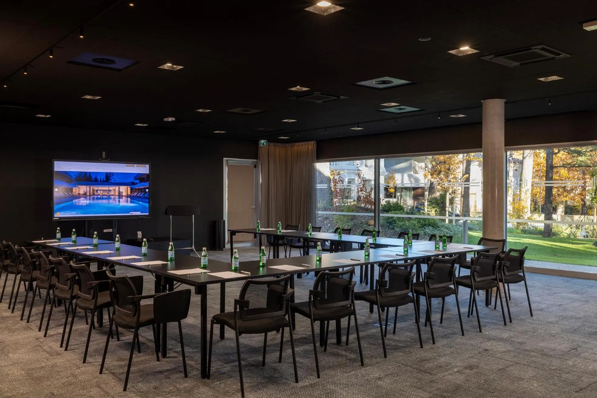 Meeting/conference room in Hôtel Spa Restaurant Villa Castellane