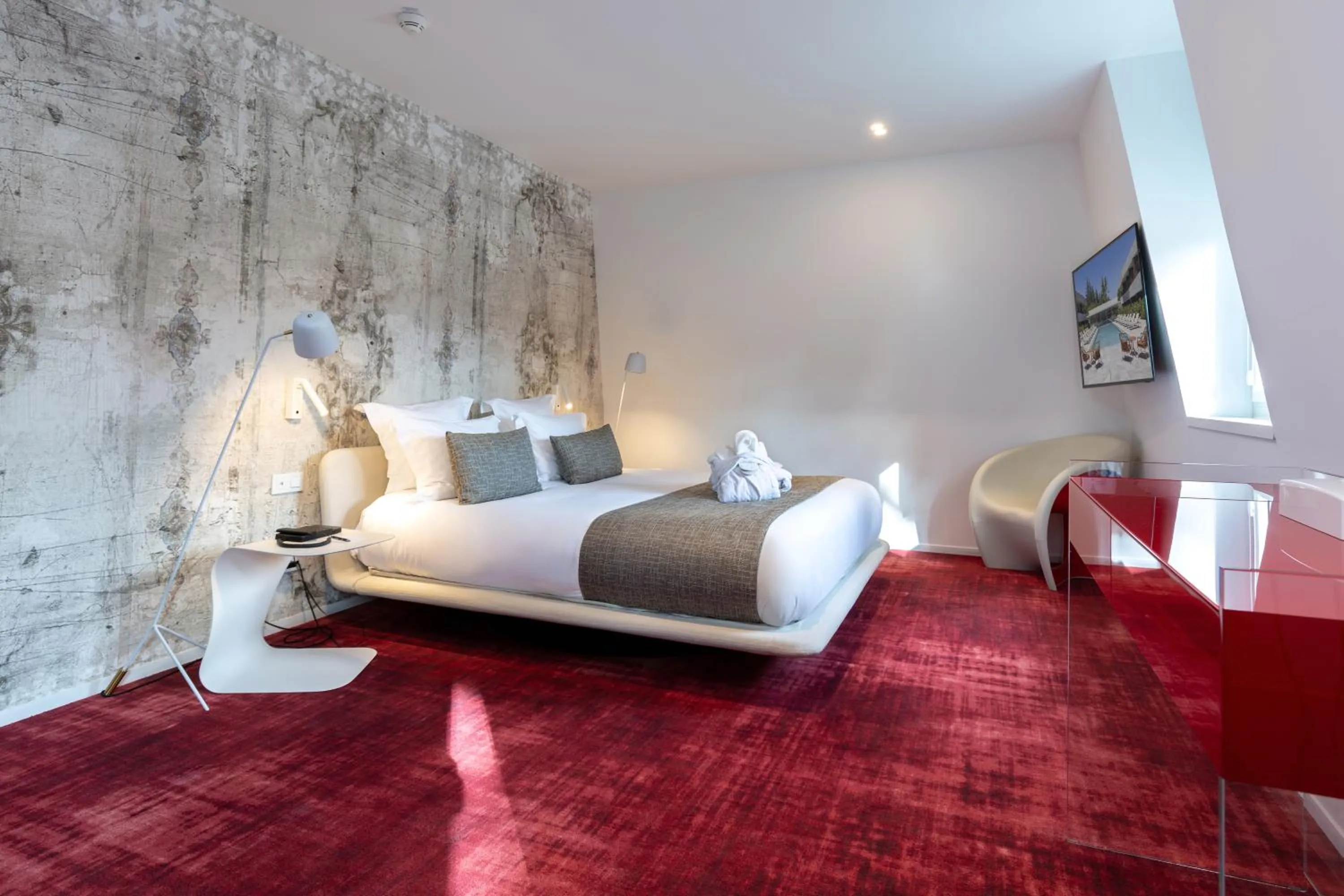 Bed in Hôtel Spa Restaurant Villa Castellane