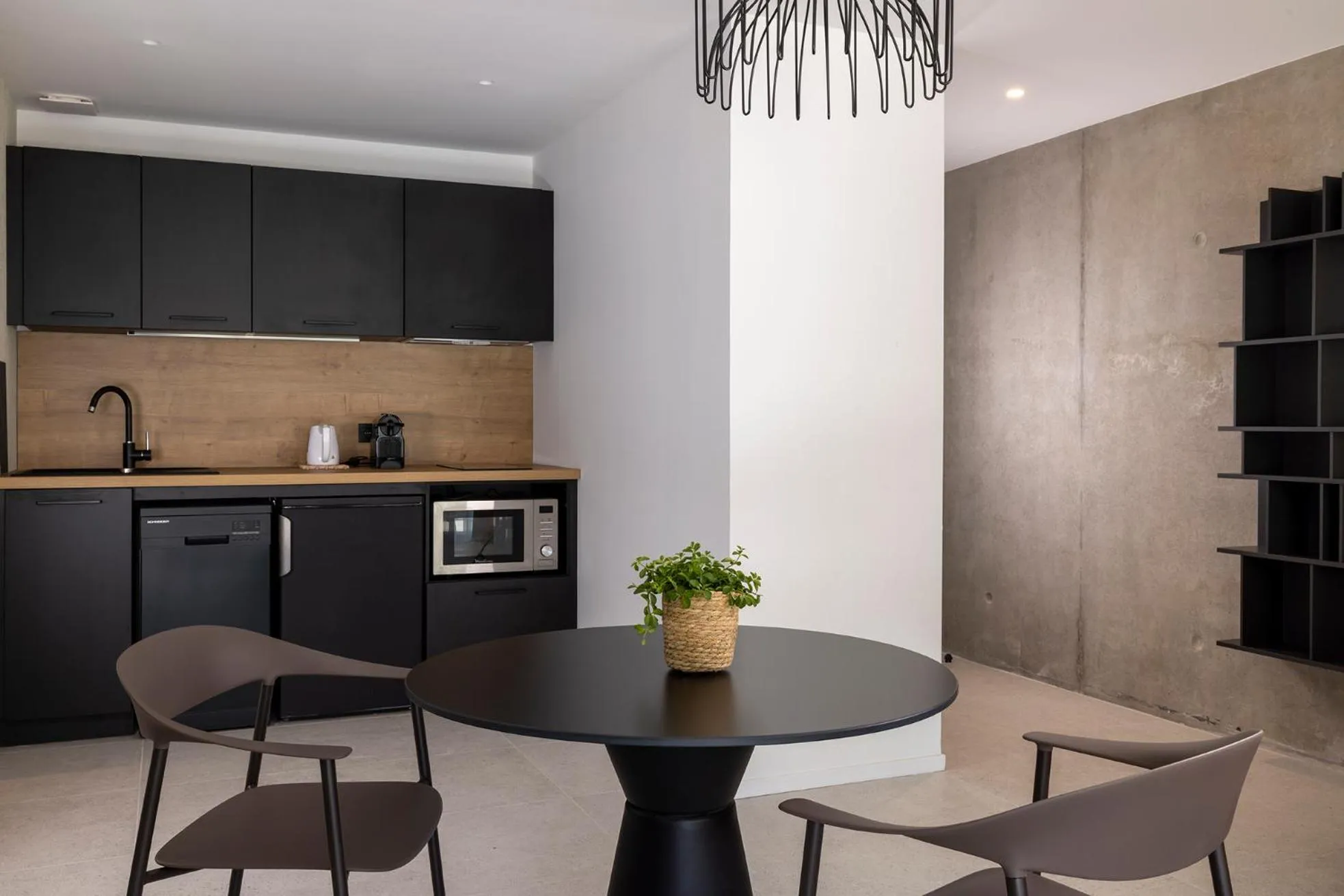 Coffee/tea facilities in Hôtel Spa Restaurant Villa Castellane