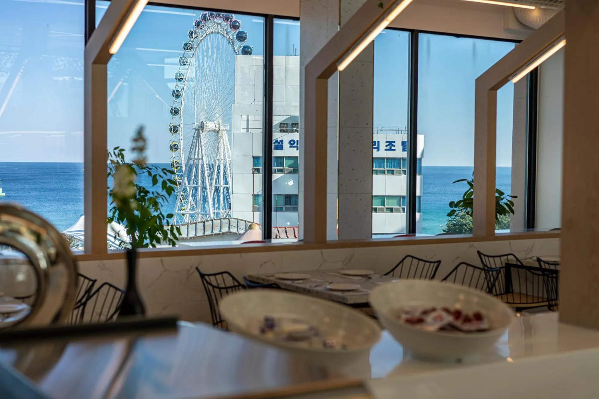 Restaurant/places to eat in Sokcho Good Morning Hotel and Resort