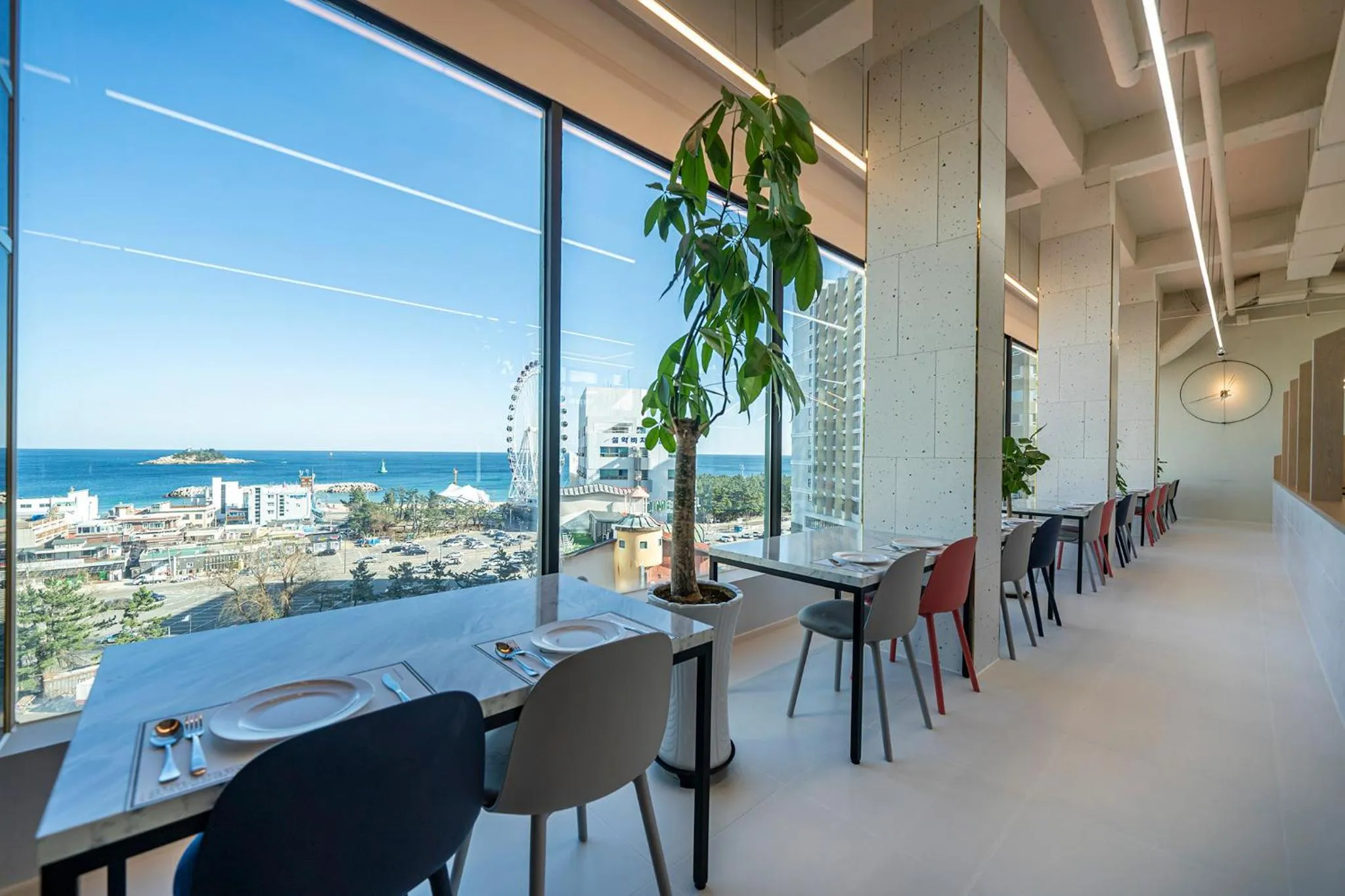 Restaurant/places to eat in Sokcho Good Morning Hotel and Resort