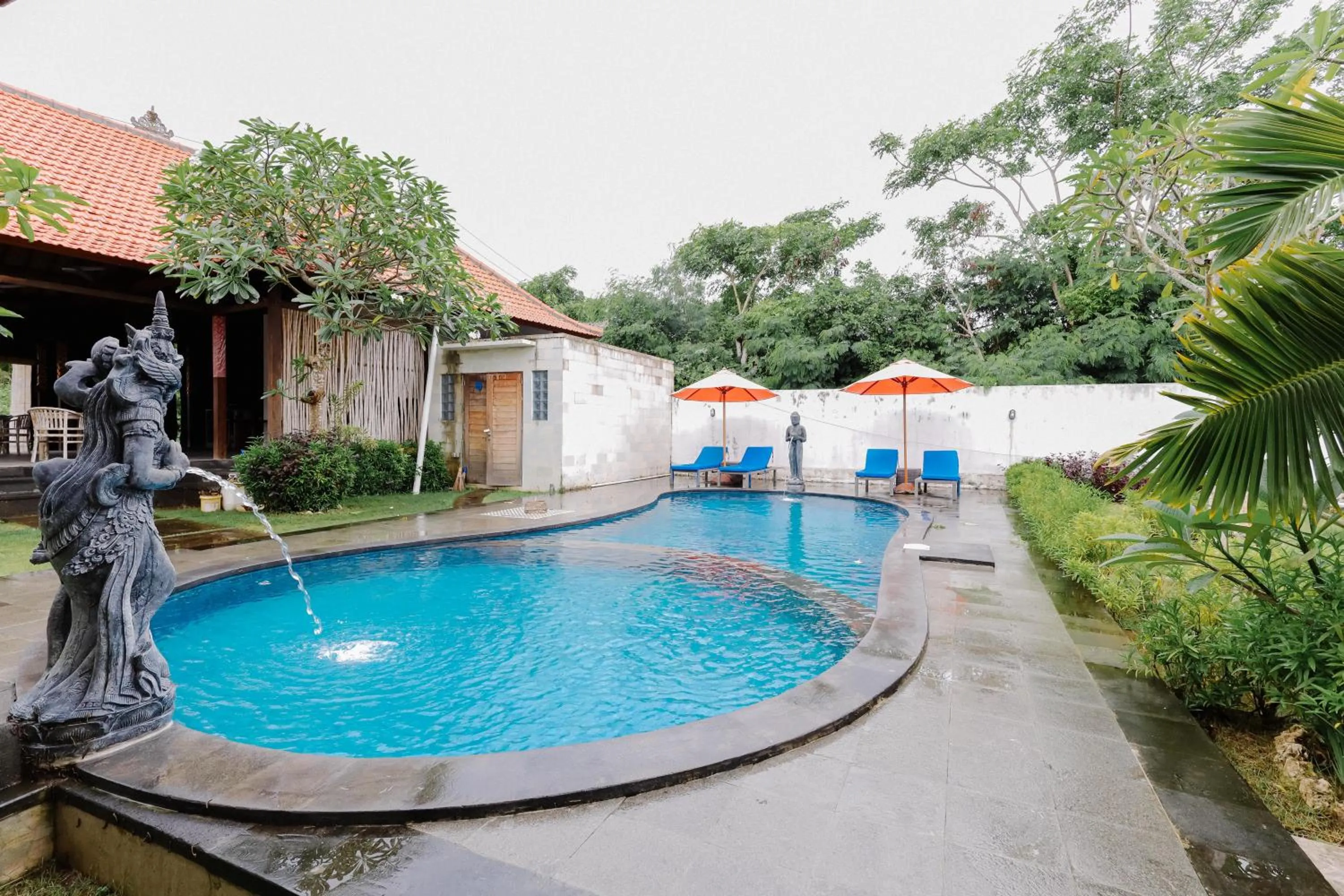 Swimming pool in The Lavana Jhonny Kibung Villas Lembongan