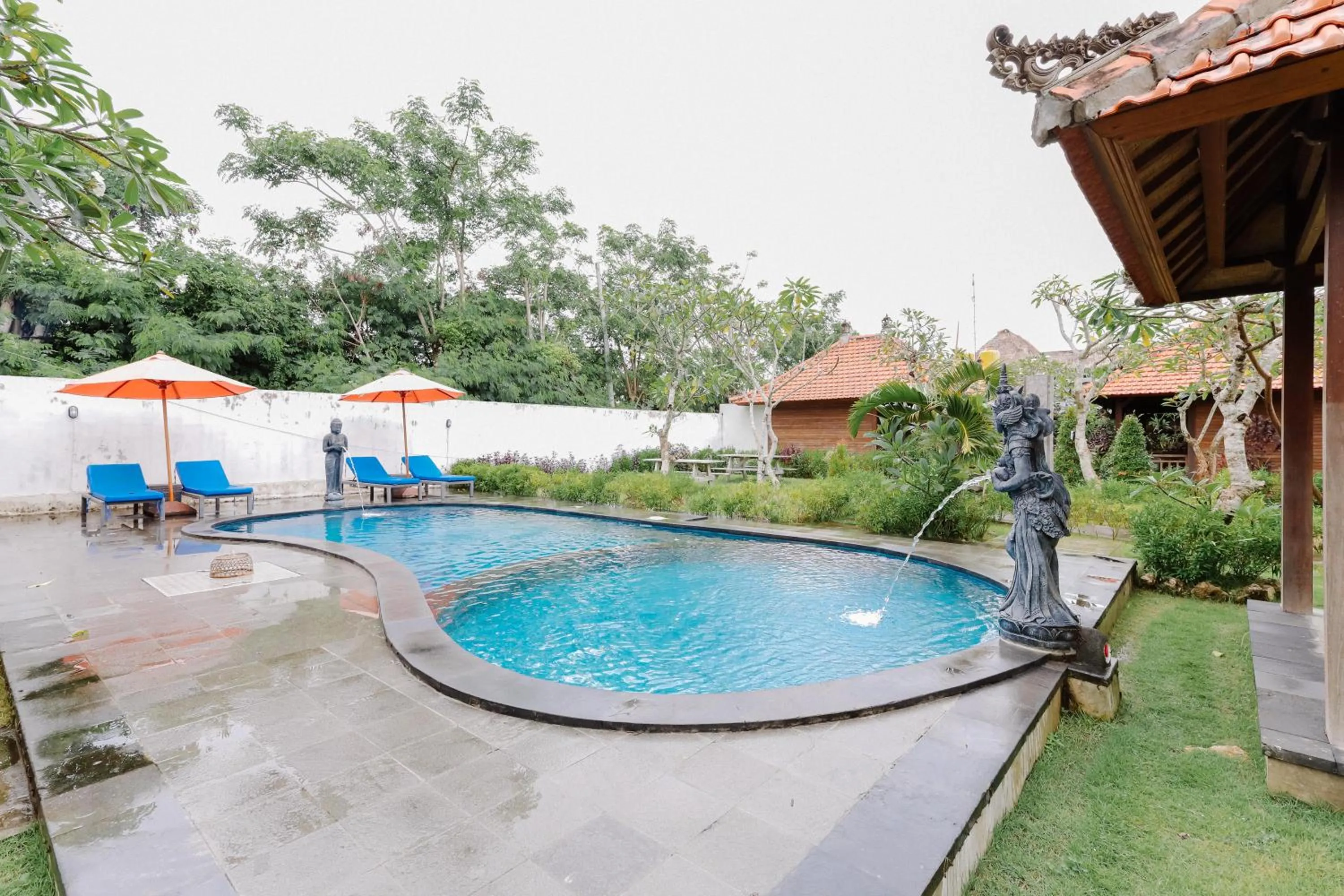 Swimming pool in The Lavana Jhonny Kibung Villas Lembongan