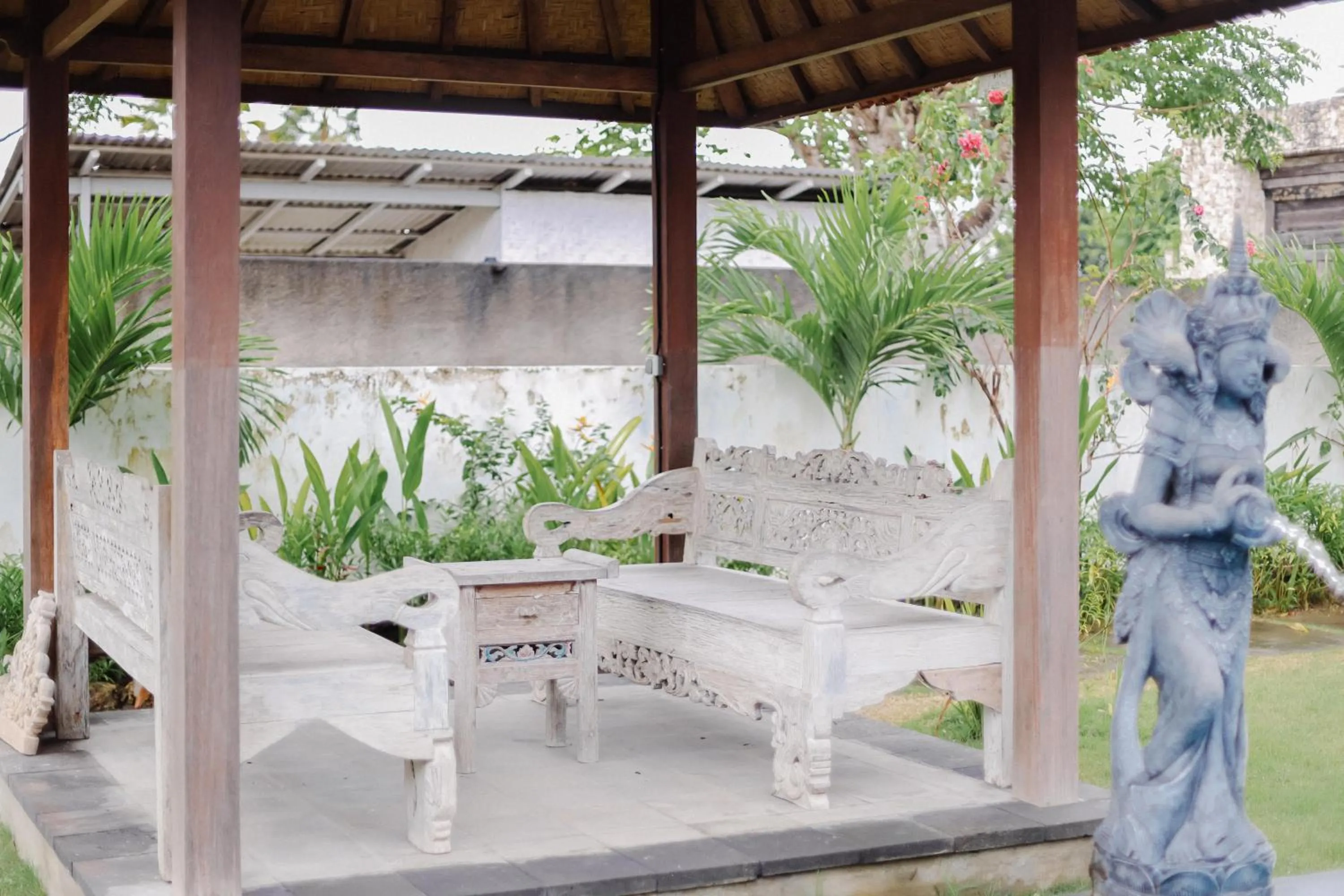 Seating area in The Lavana Jhonny Kibung Villas Lembongan