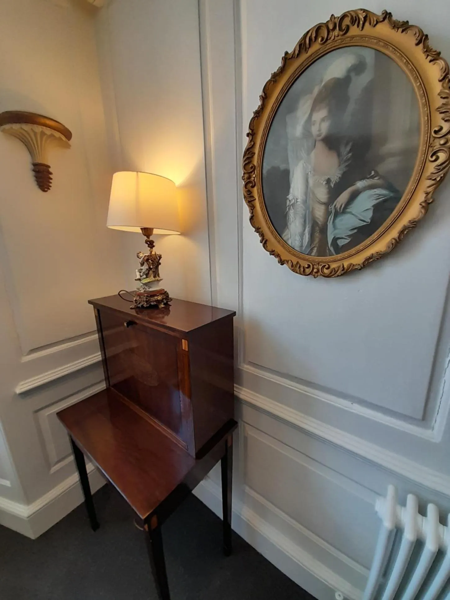 Living room in Stone Court House