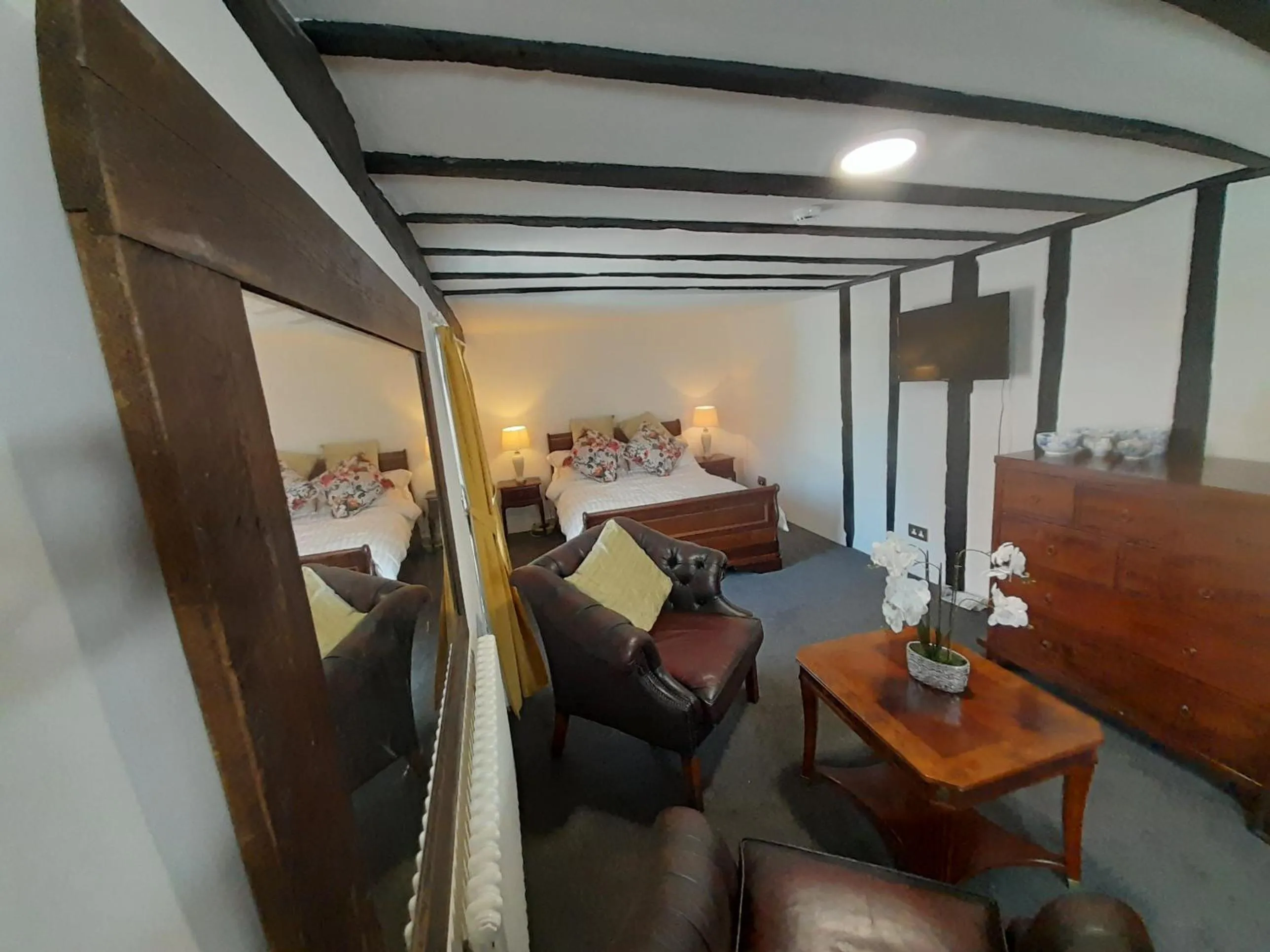 Bedroom, Bed in Stone Court House