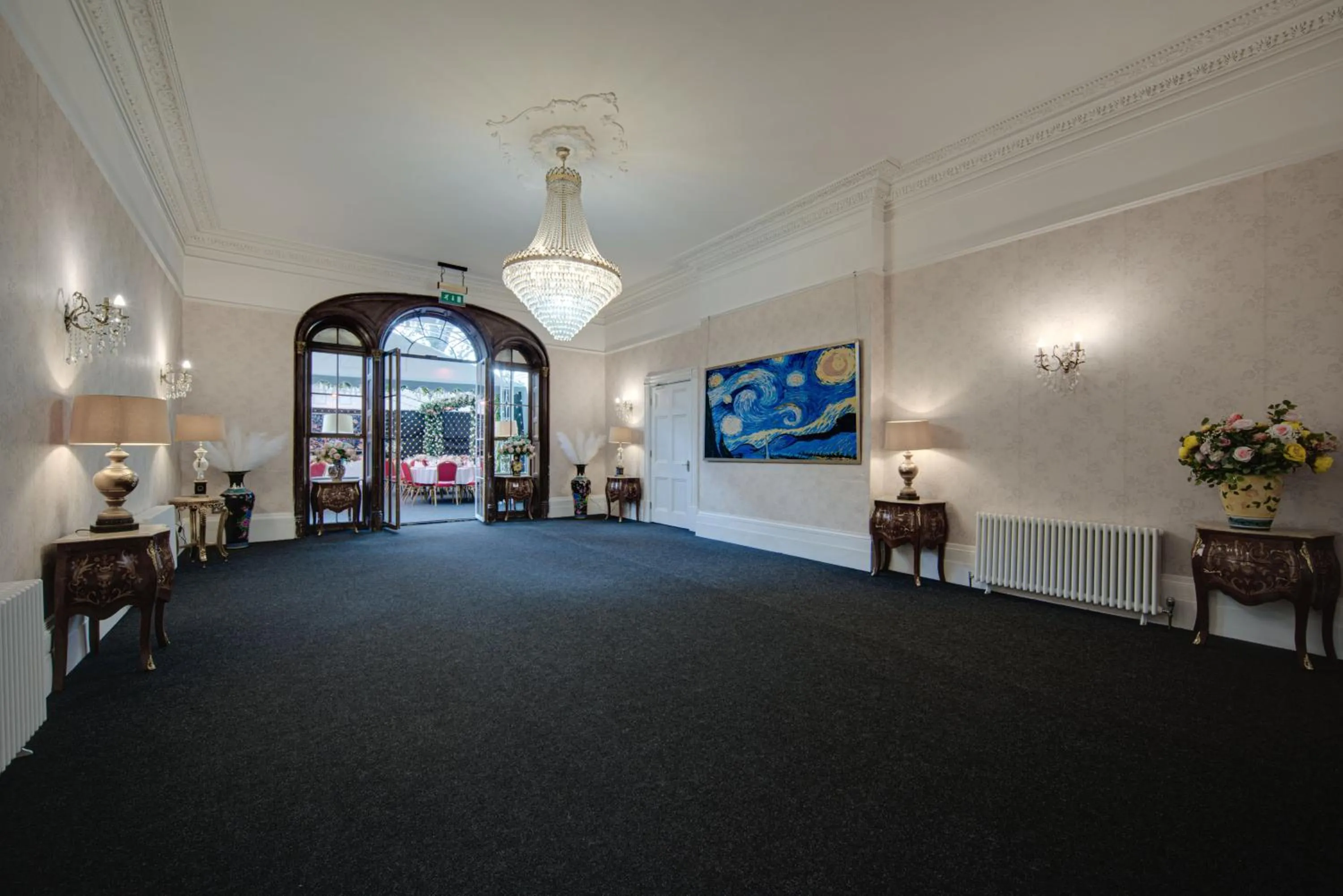 wedding in Stone Court House