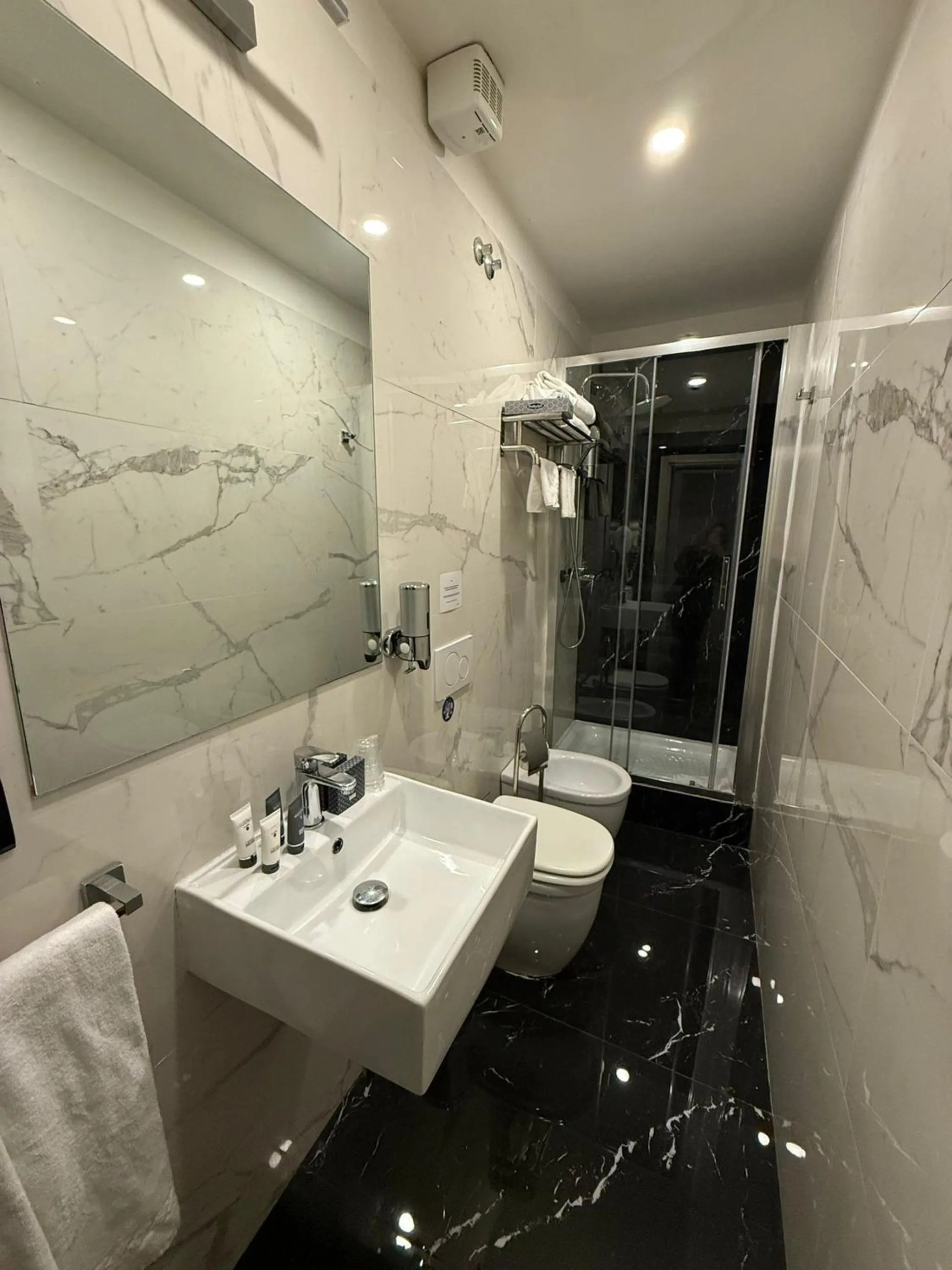 Relais Fontana Di Trevi Hotel