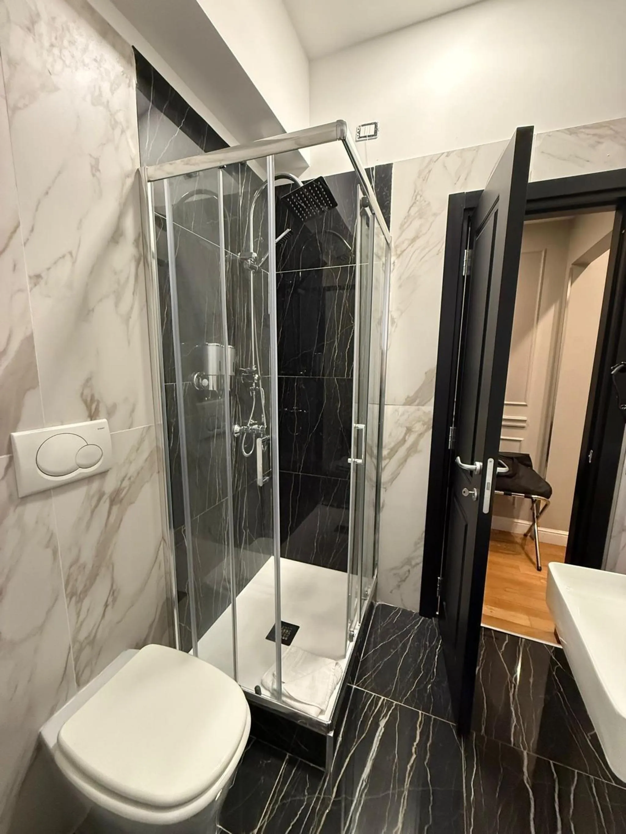 Relais Fontana Di Trevi Hotel