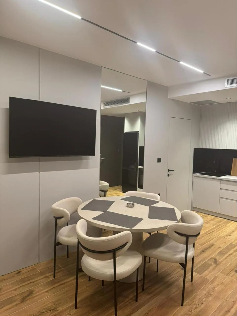 Kitchen or kitchenette in Hotel Lili-1