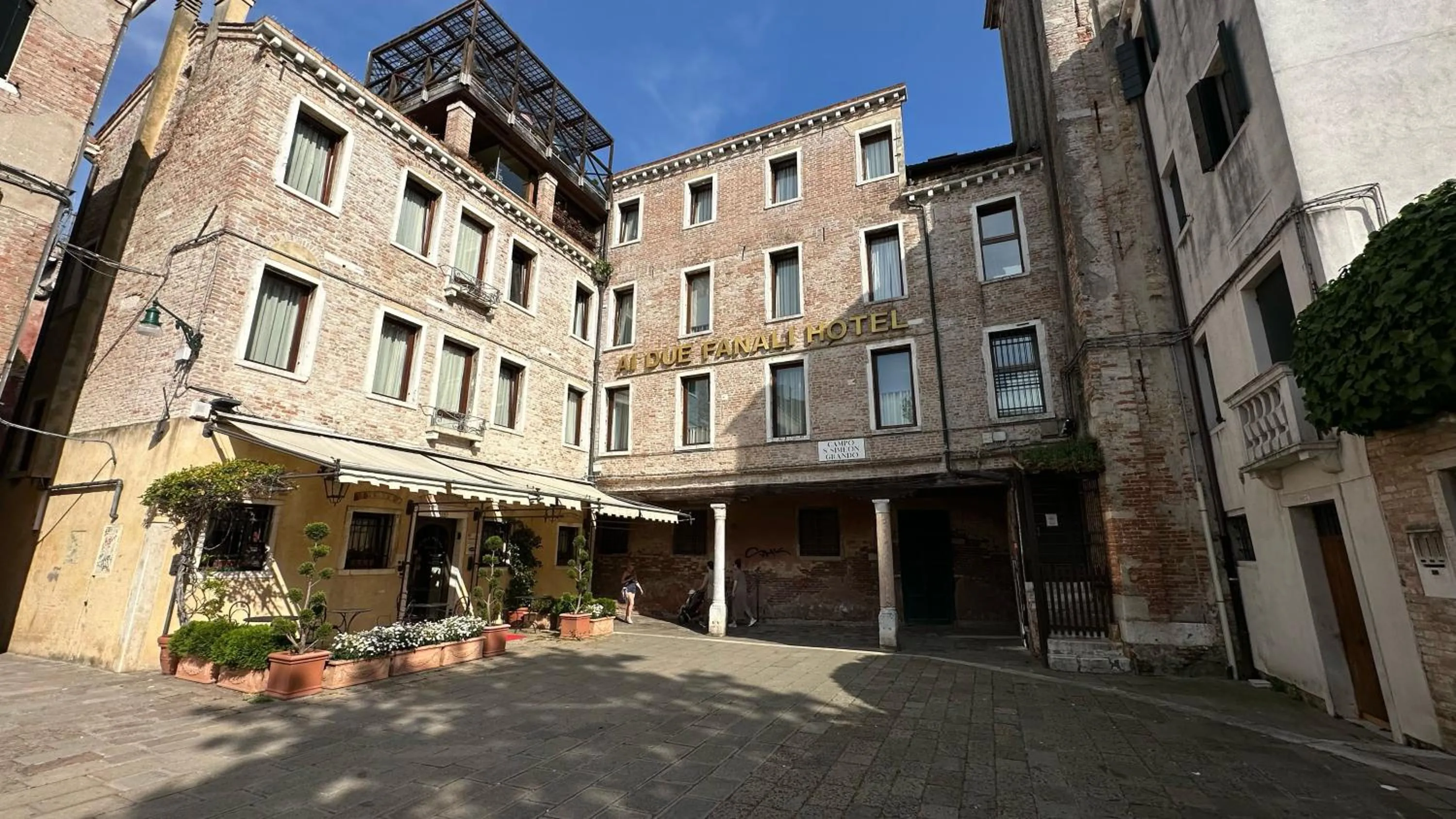 Property building in Ai Due Fanali