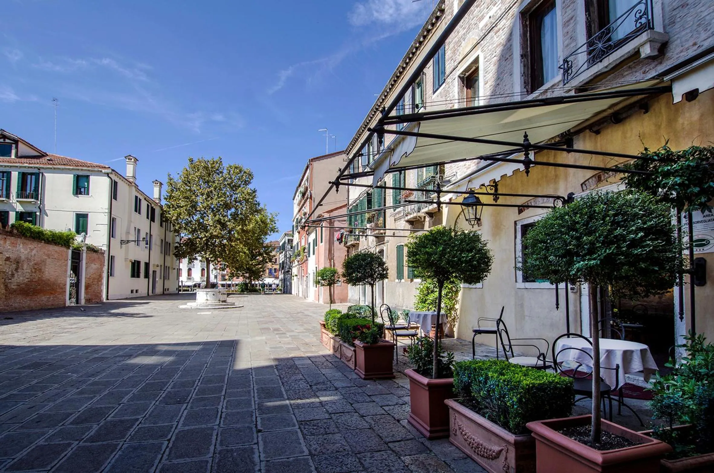 Facade/entrance in Ai Due Fanali