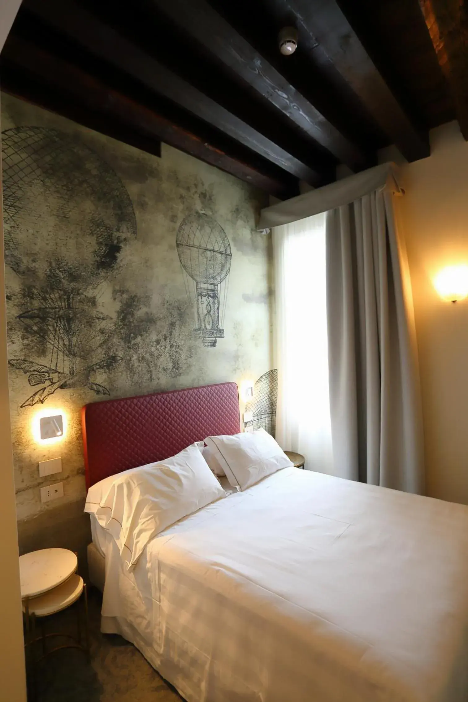 Small Double Room in Ai Due Fanali Small Double Room in Ai Due Fanali