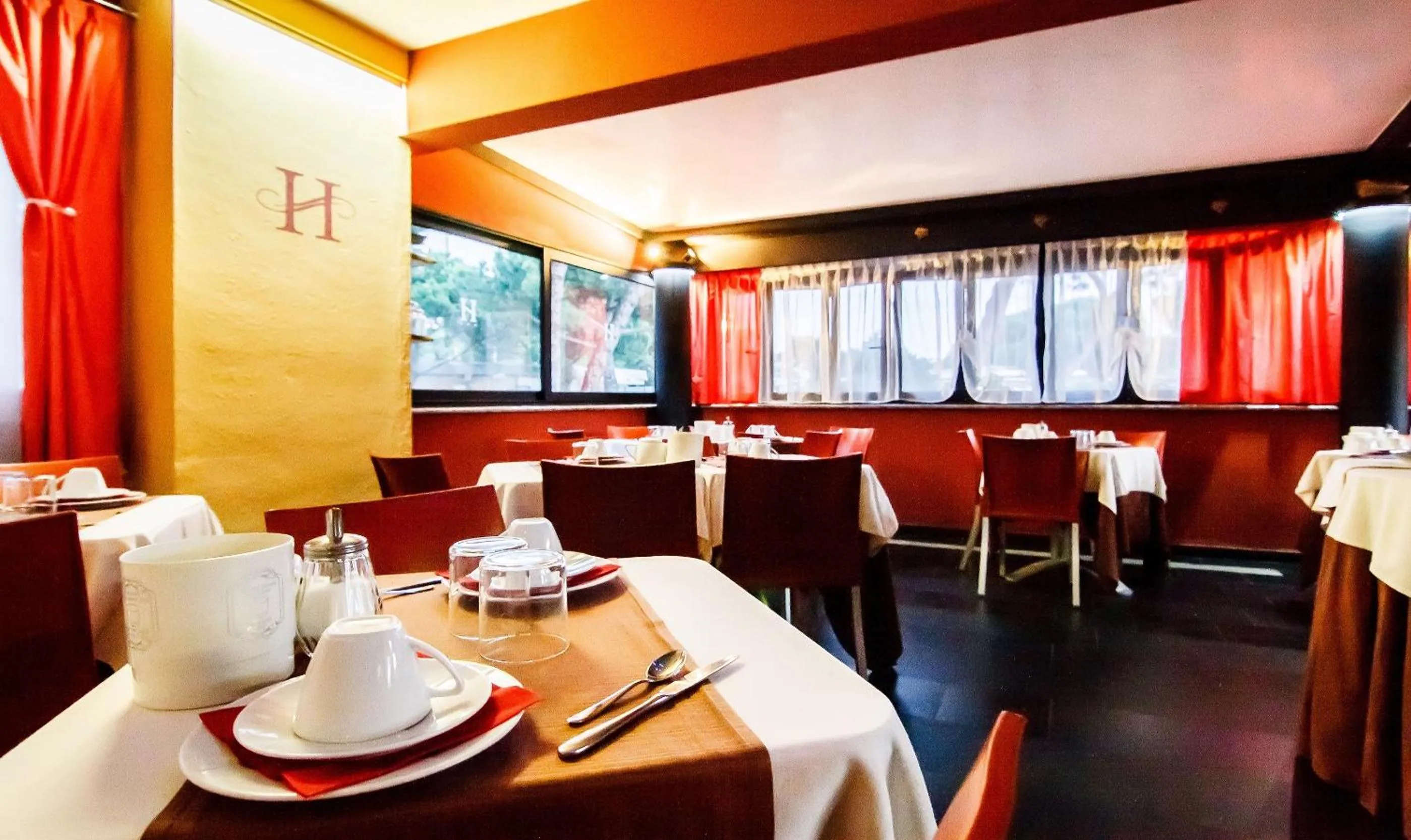 Restaurant/places to eat in Hotel Savoia