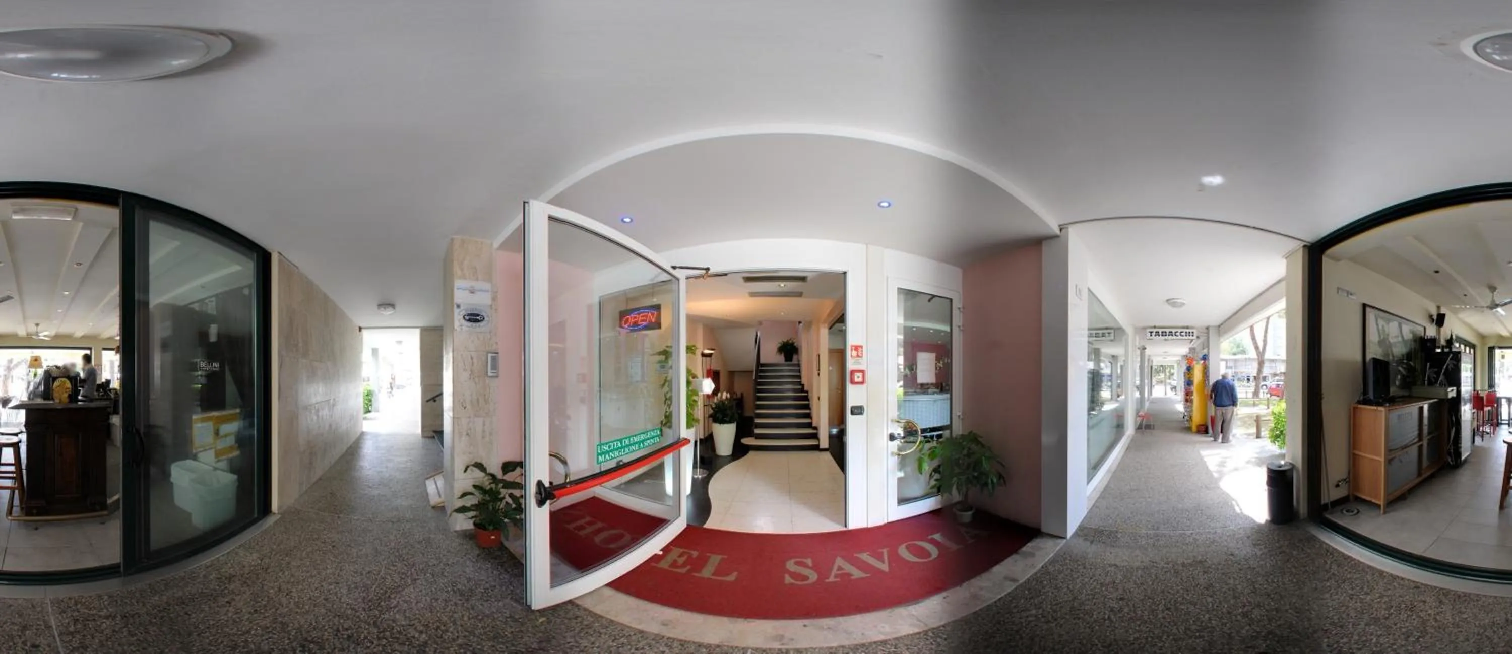 Facade/entrance in Hotel Savoia