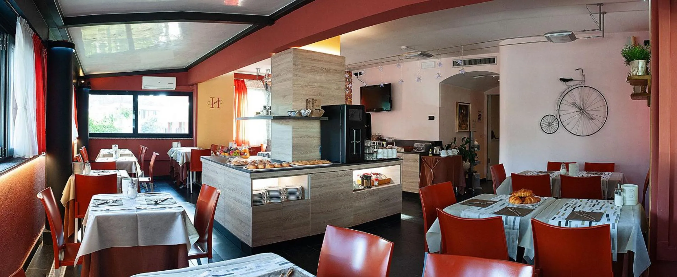 Breakfast in Hotel Savoia