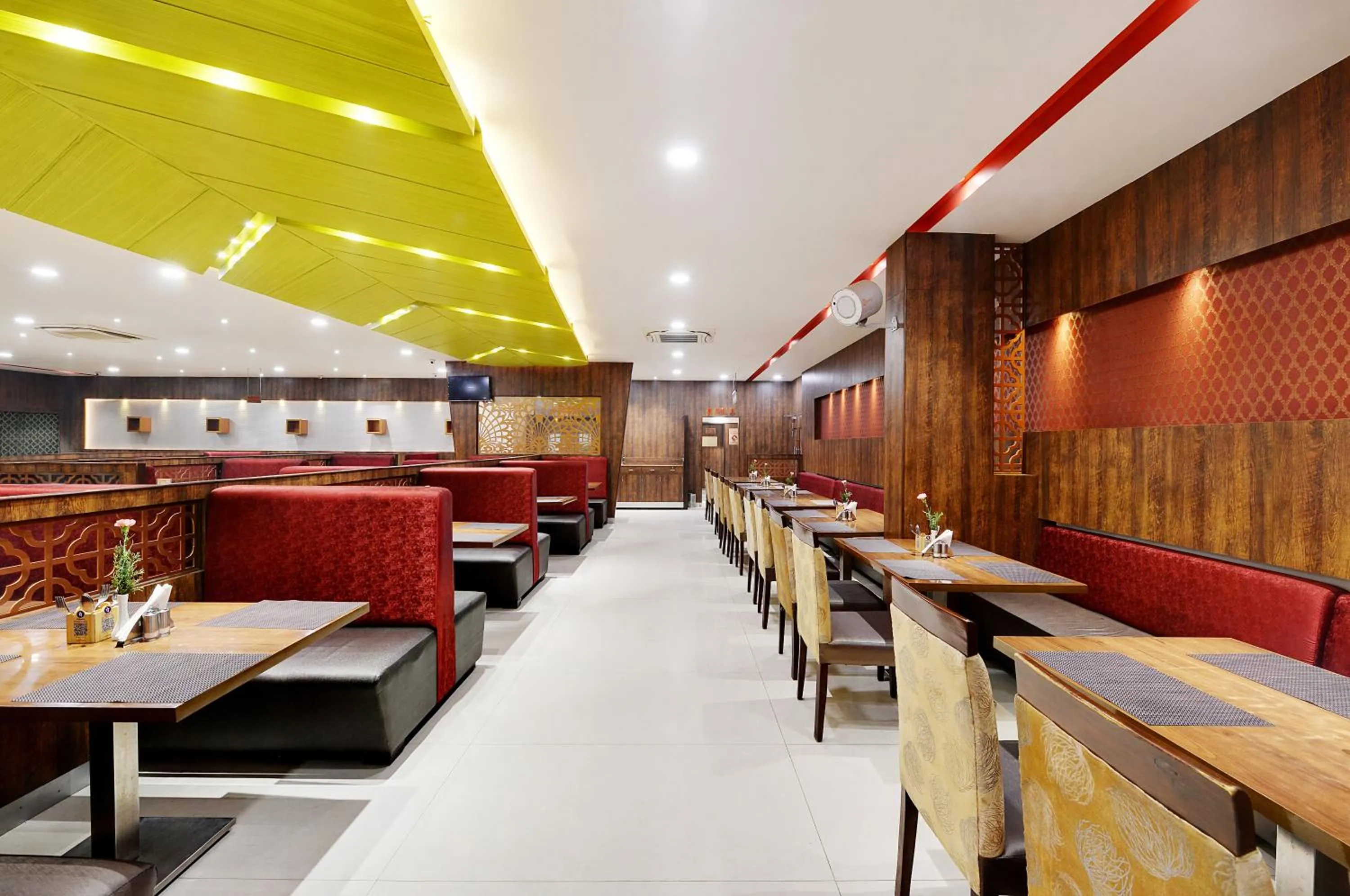 Restaurant/places to eat in La Sara Gateway