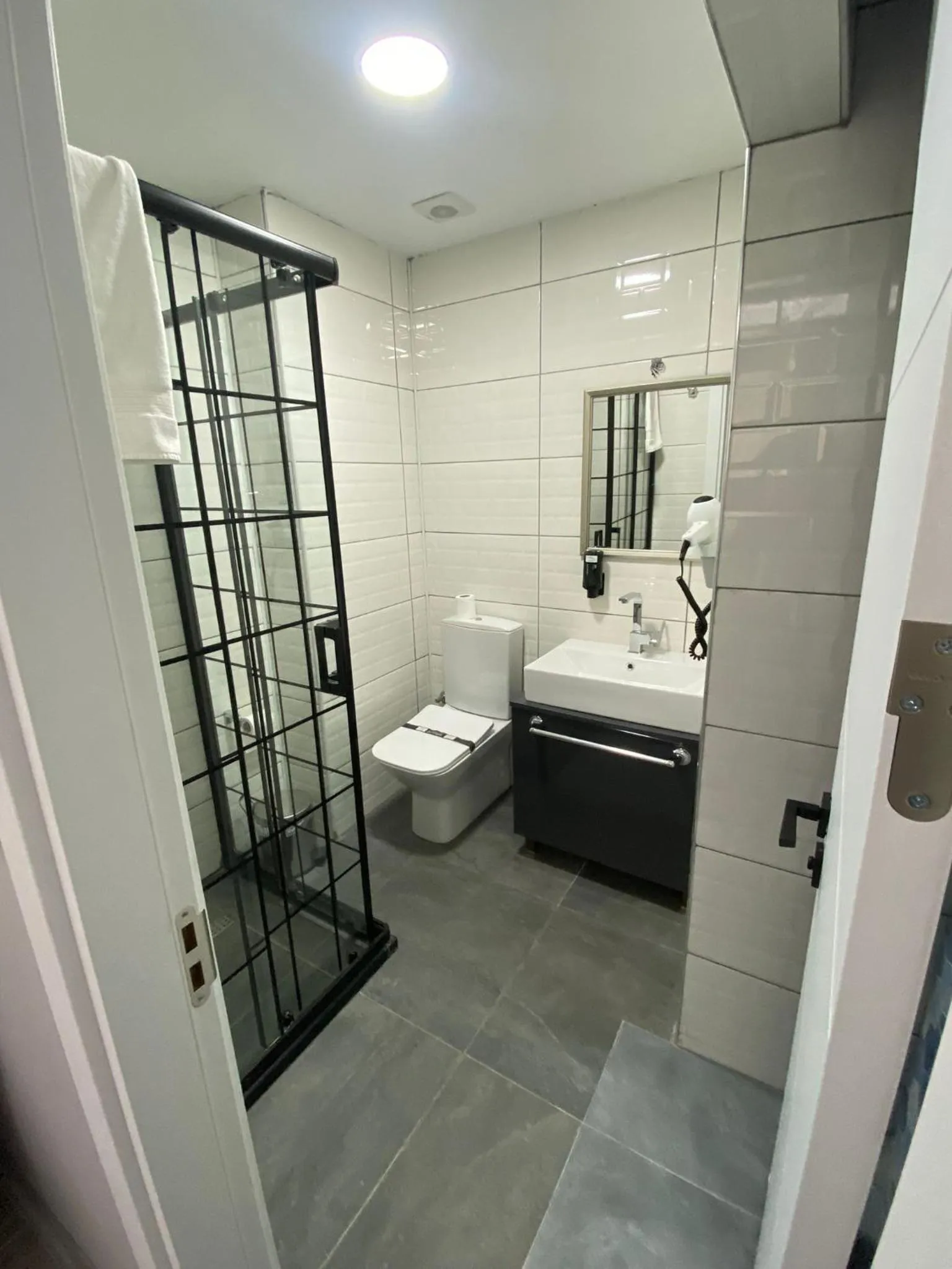 Shower in Comfort Center Suit Hotel