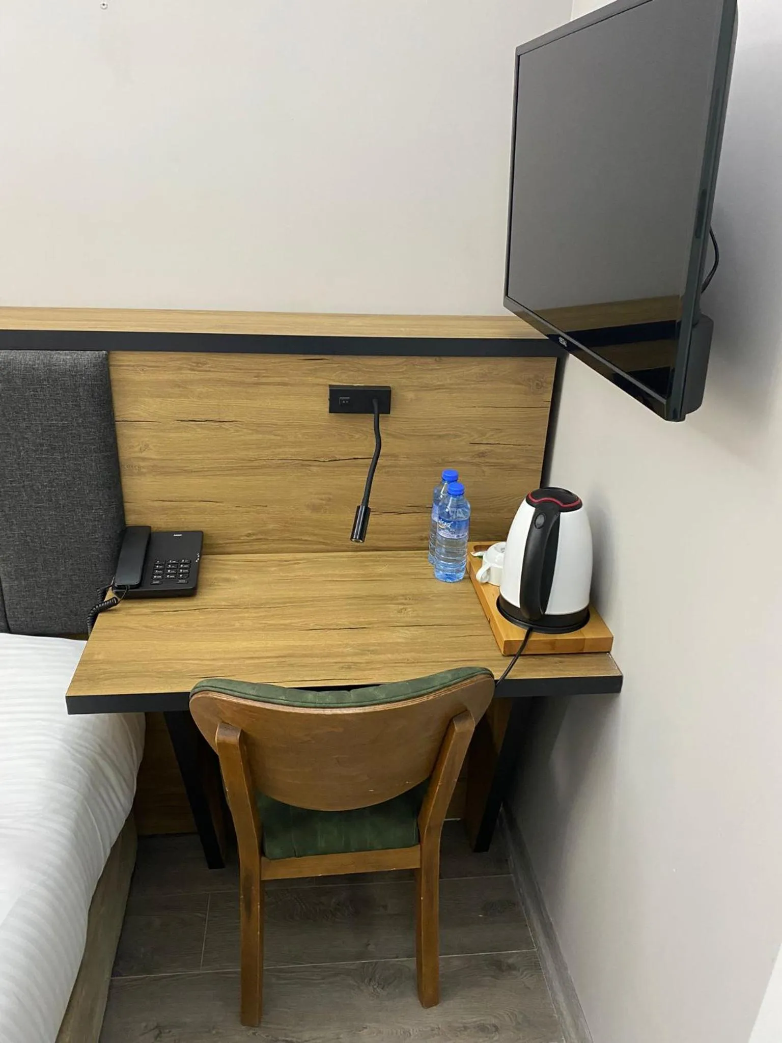 hair dresser in Comfort Center Suit Hotel