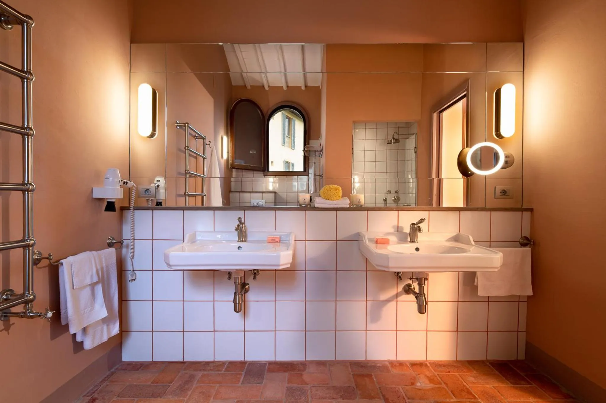 Bathroom in La Pensione di Vignamaggio