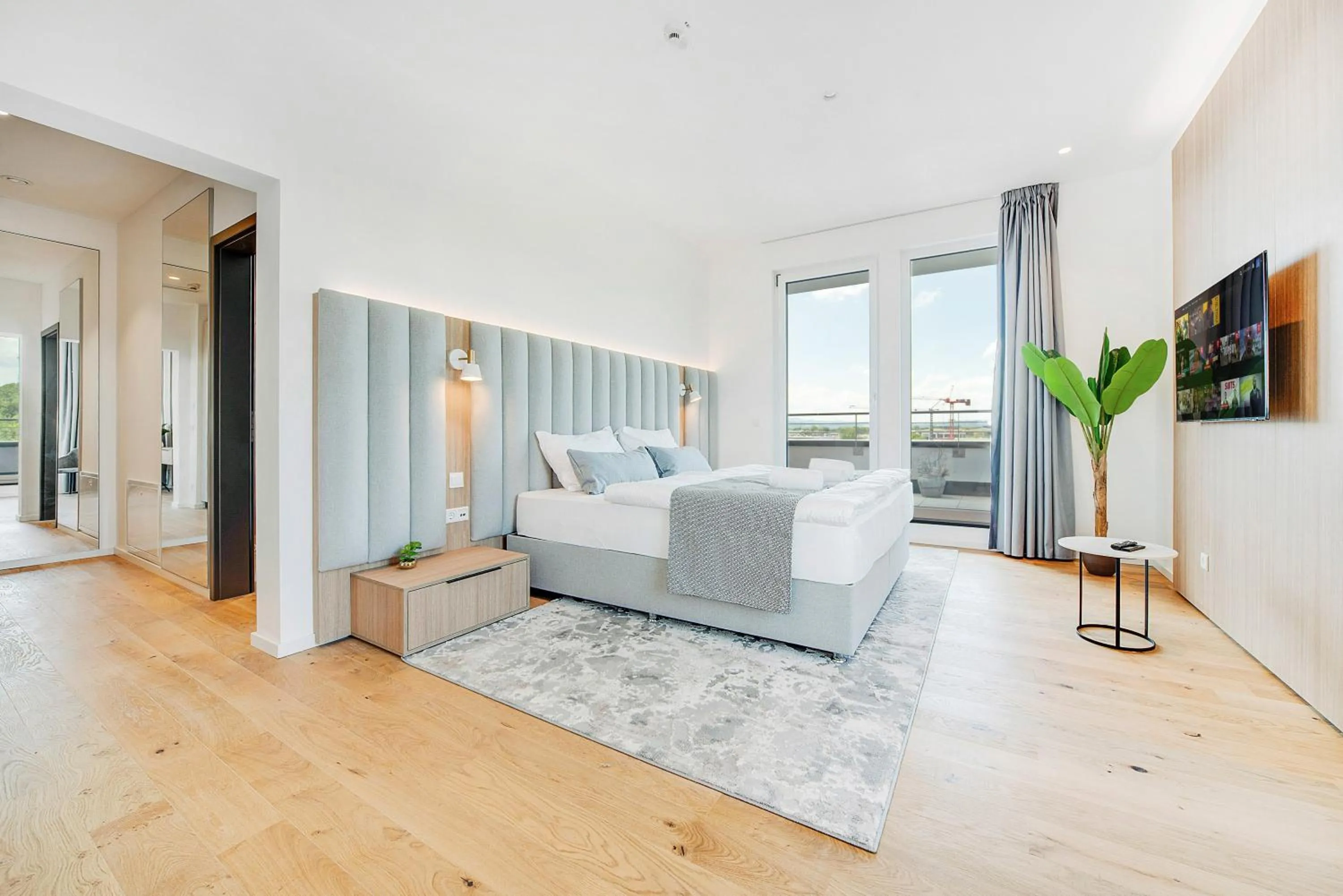 Photo of the whole room, Bed in BRIGHT: Rosenheim Aicherpark