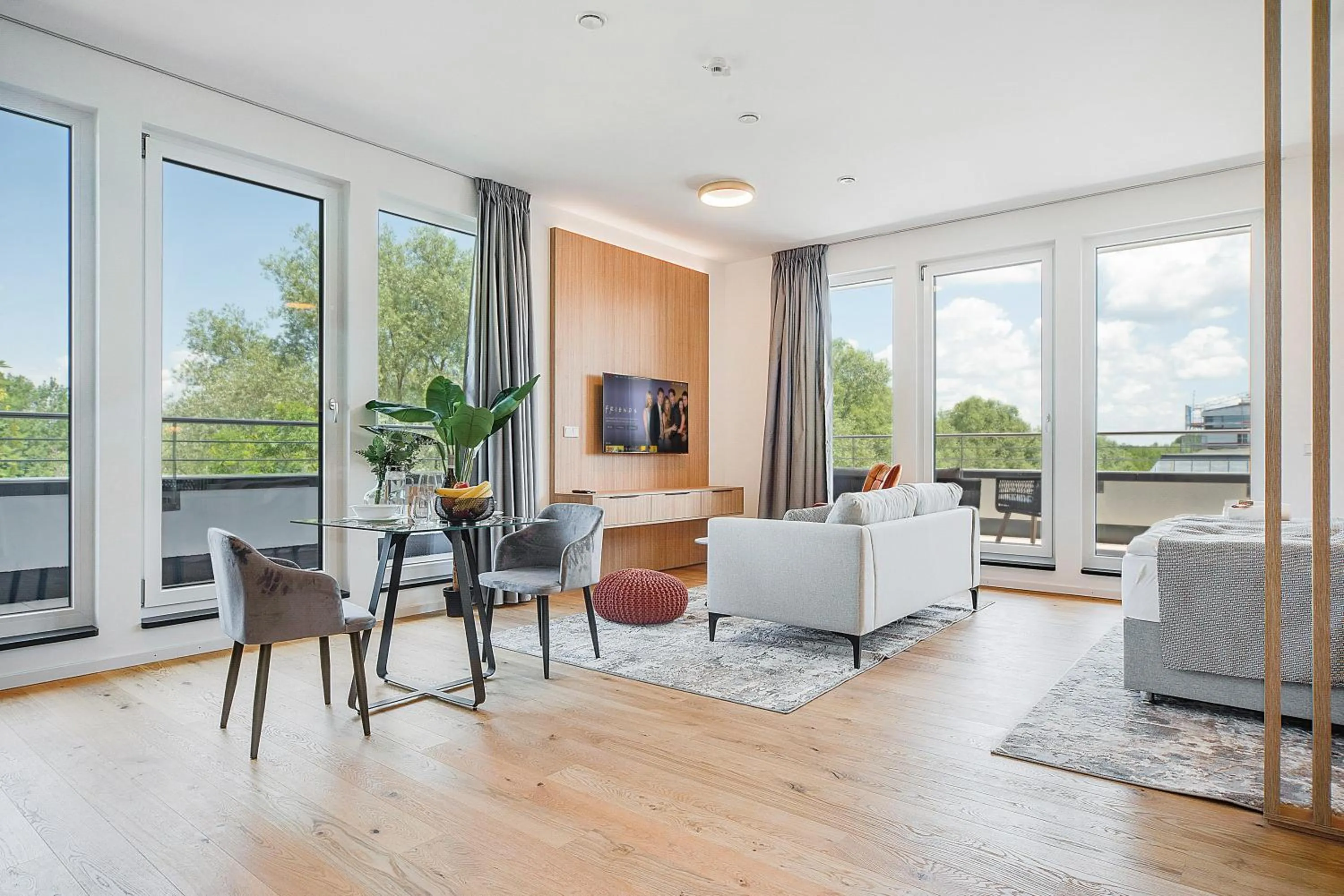 Living room in BRIGHT: Rosenheim Aicherpark