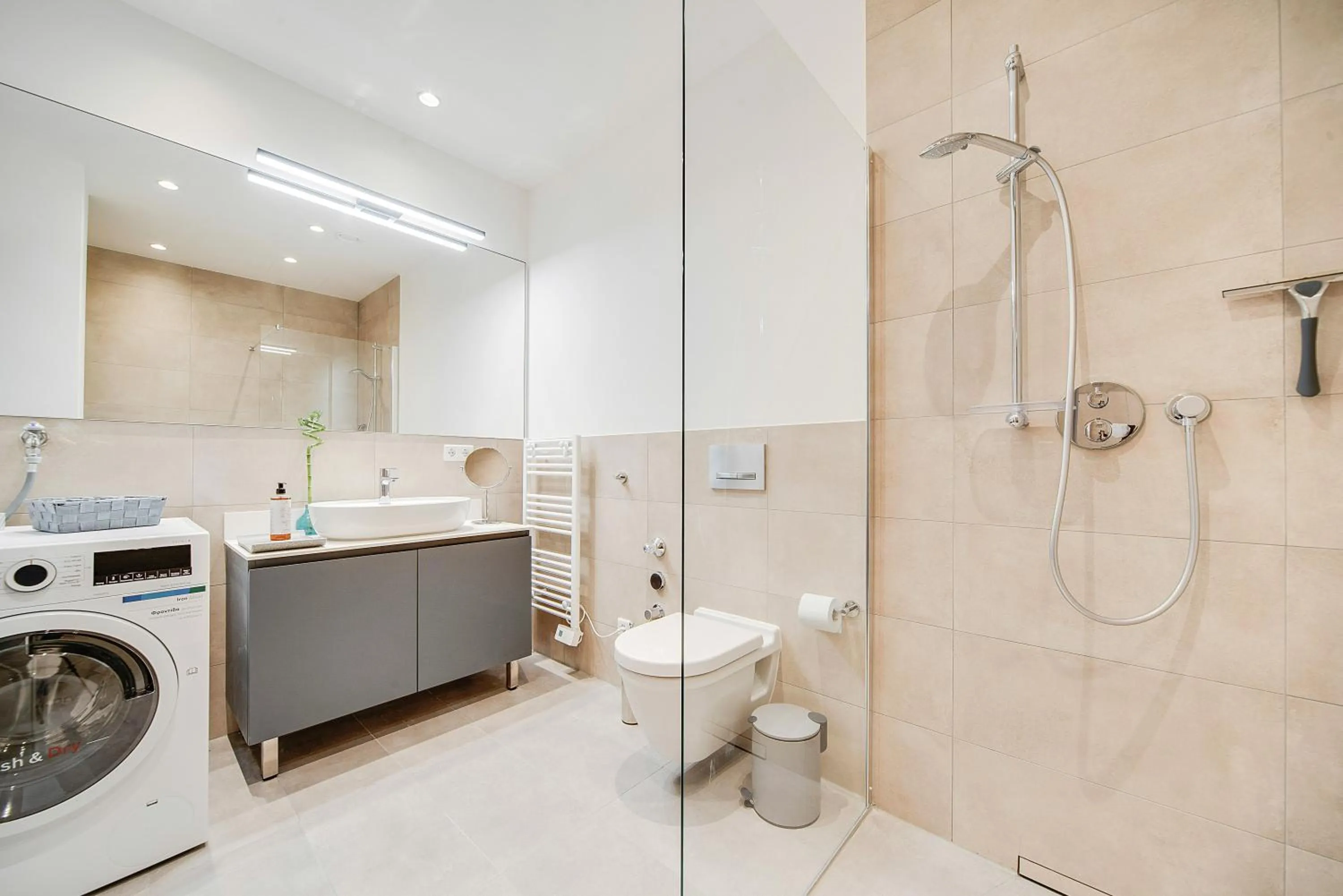 Bathroom in BRIGHT: Rosenheim Aicherpark