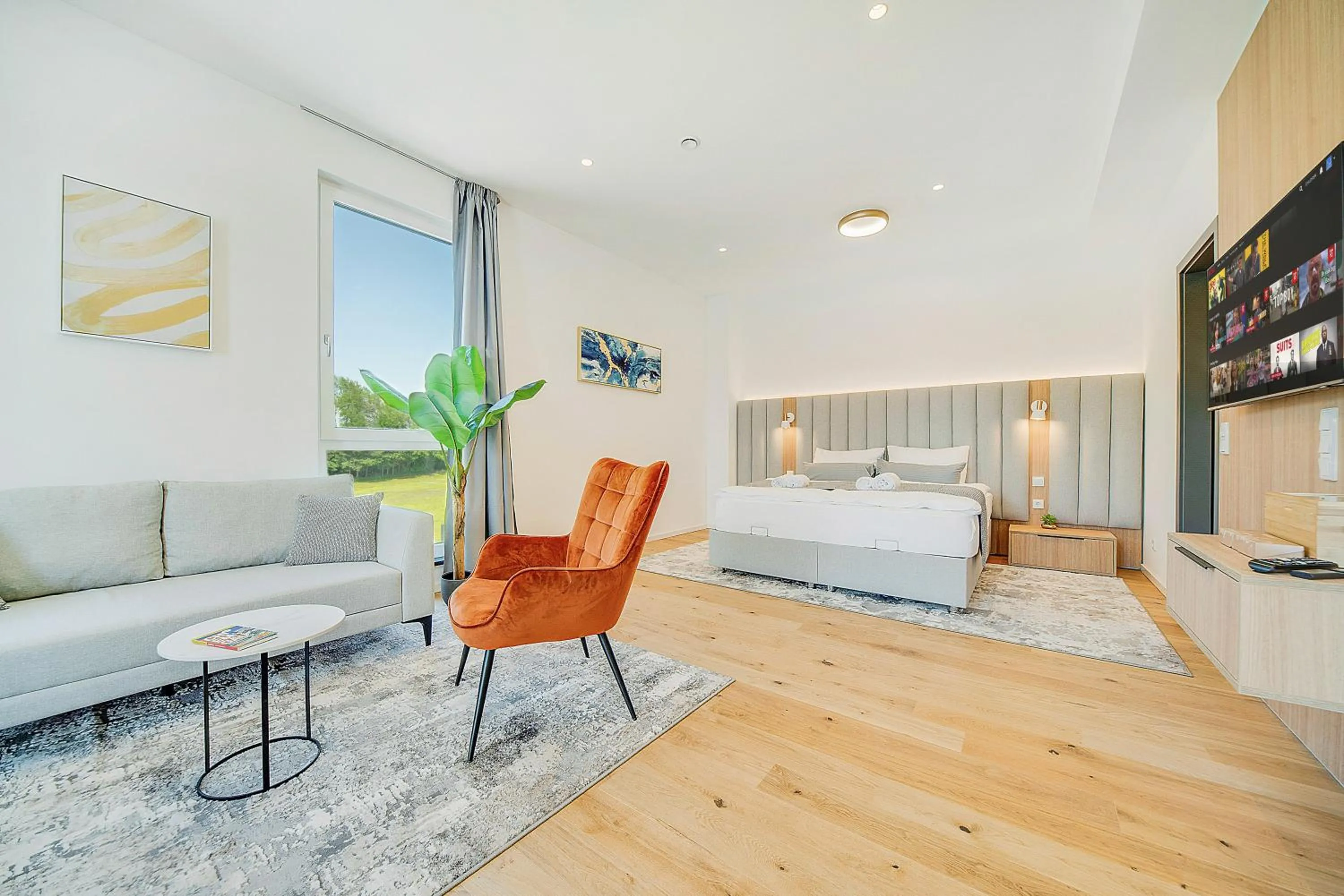 Living room, Bed in BRIGHT: Rosenheim Aicherpark