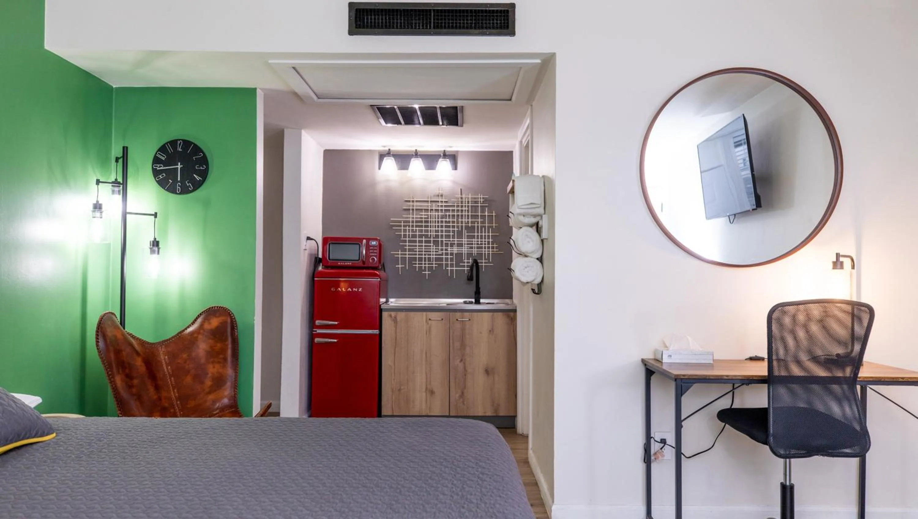 Bedroom, Bed in Modern Motel