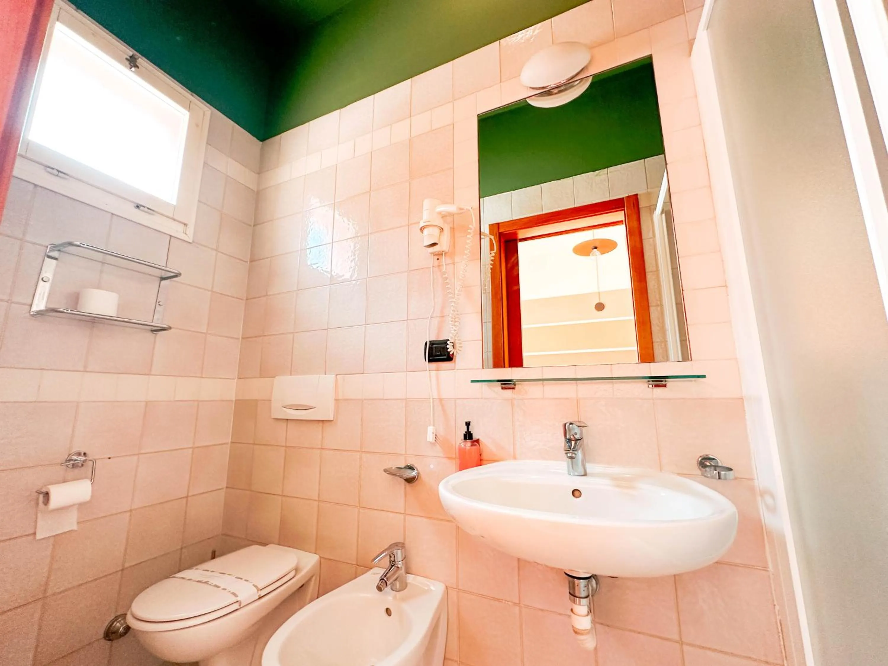 Bathroom in Nuovo Hotel Del Porto