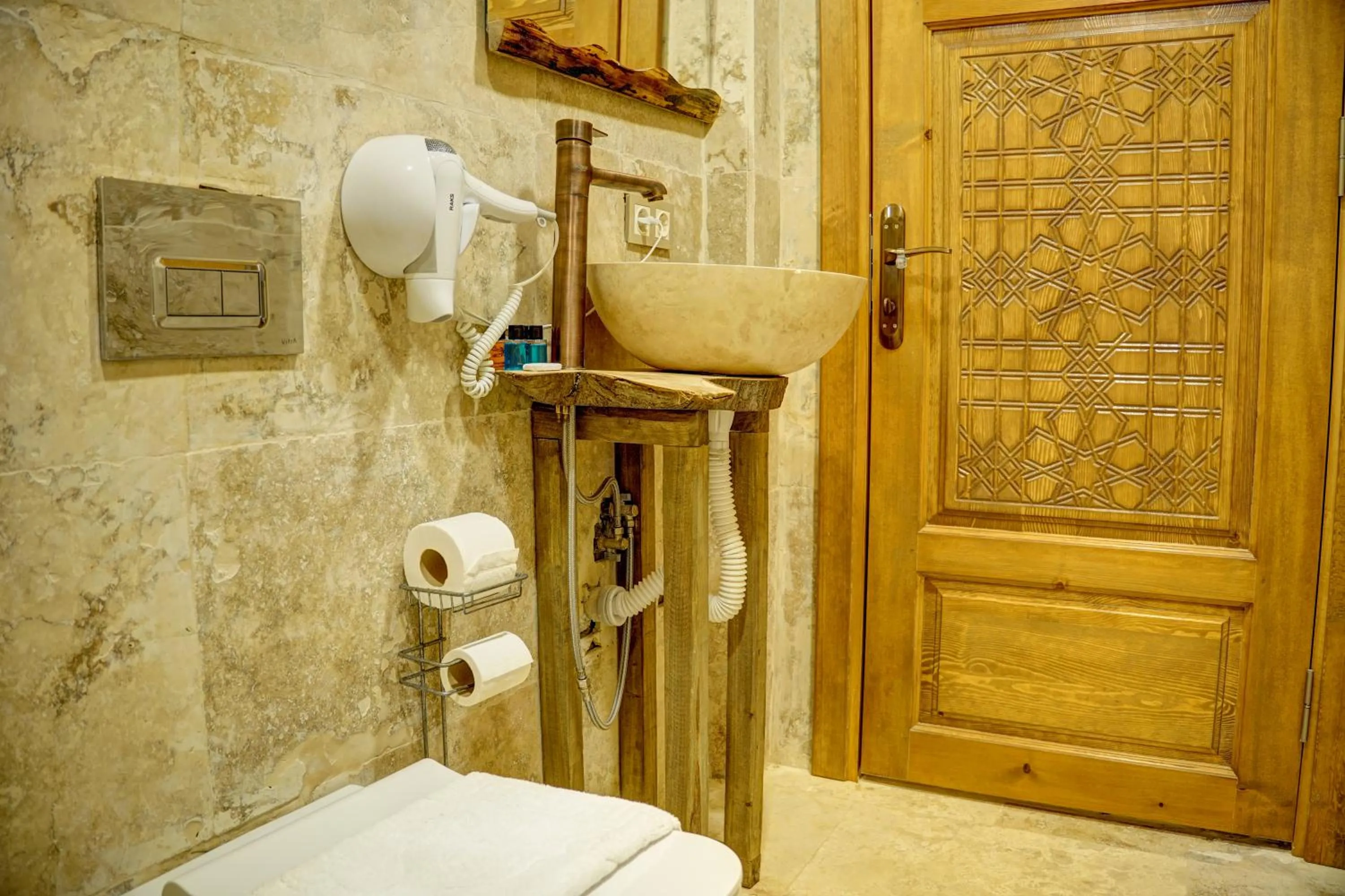 Shower in Ala Stone House