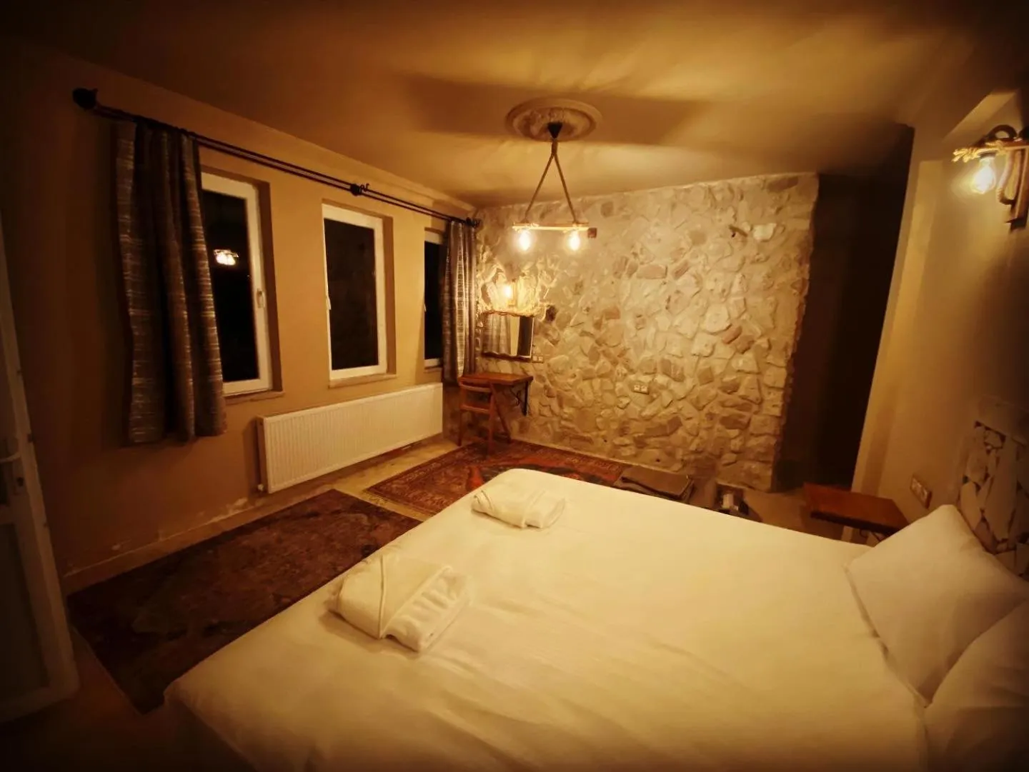 Photo of the whole room, Bed in Ala Stone House