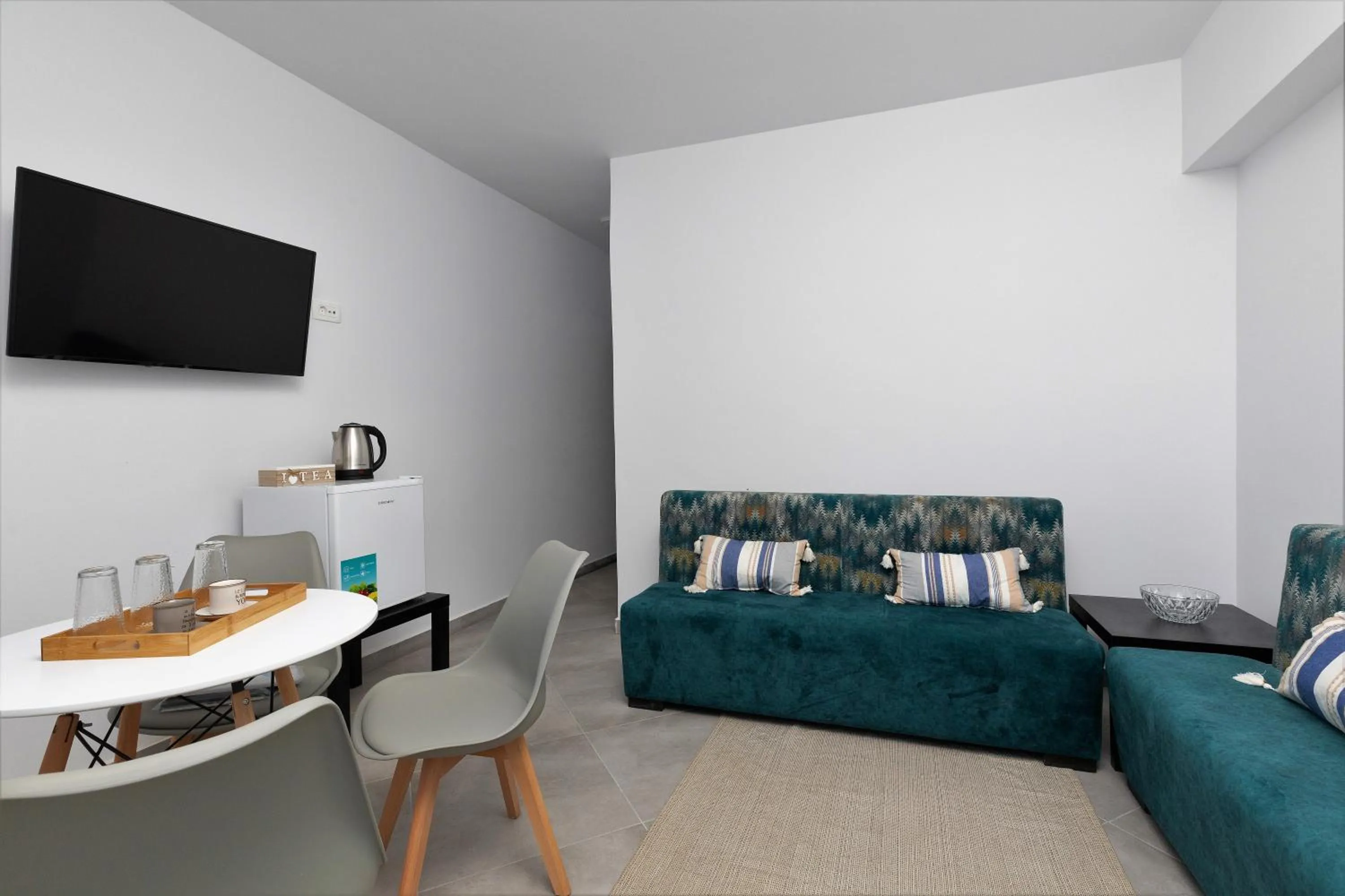 Living room in White Element