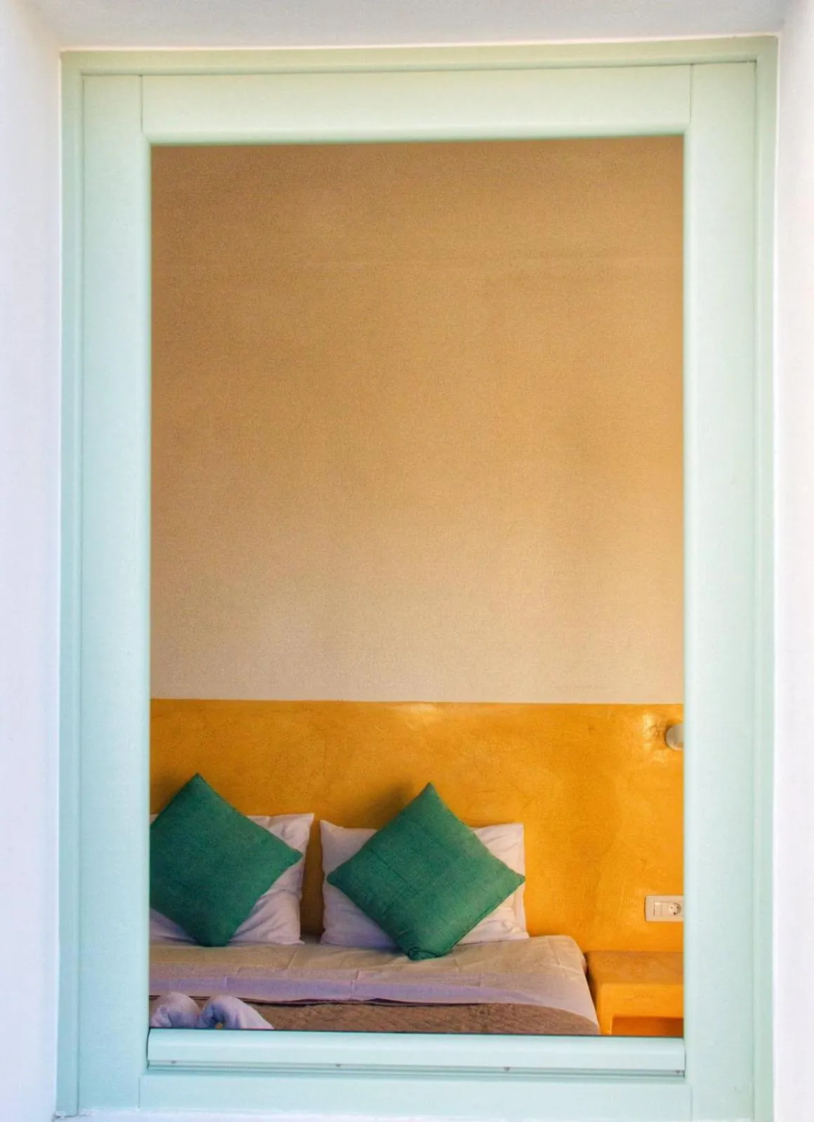 Bed in White Element