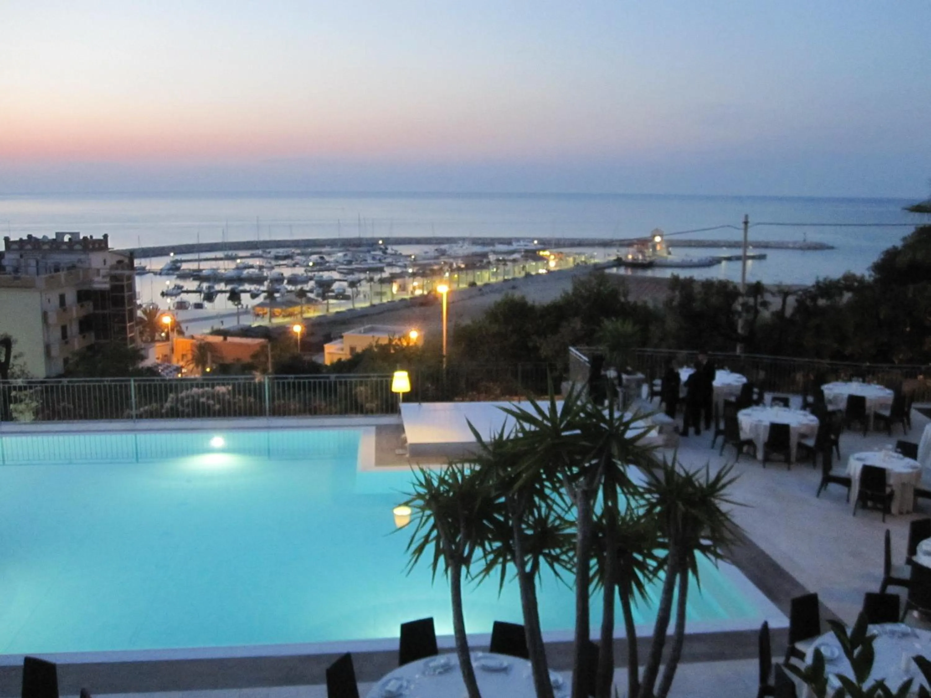 Swimming pool in Albergo Villa Vittoria