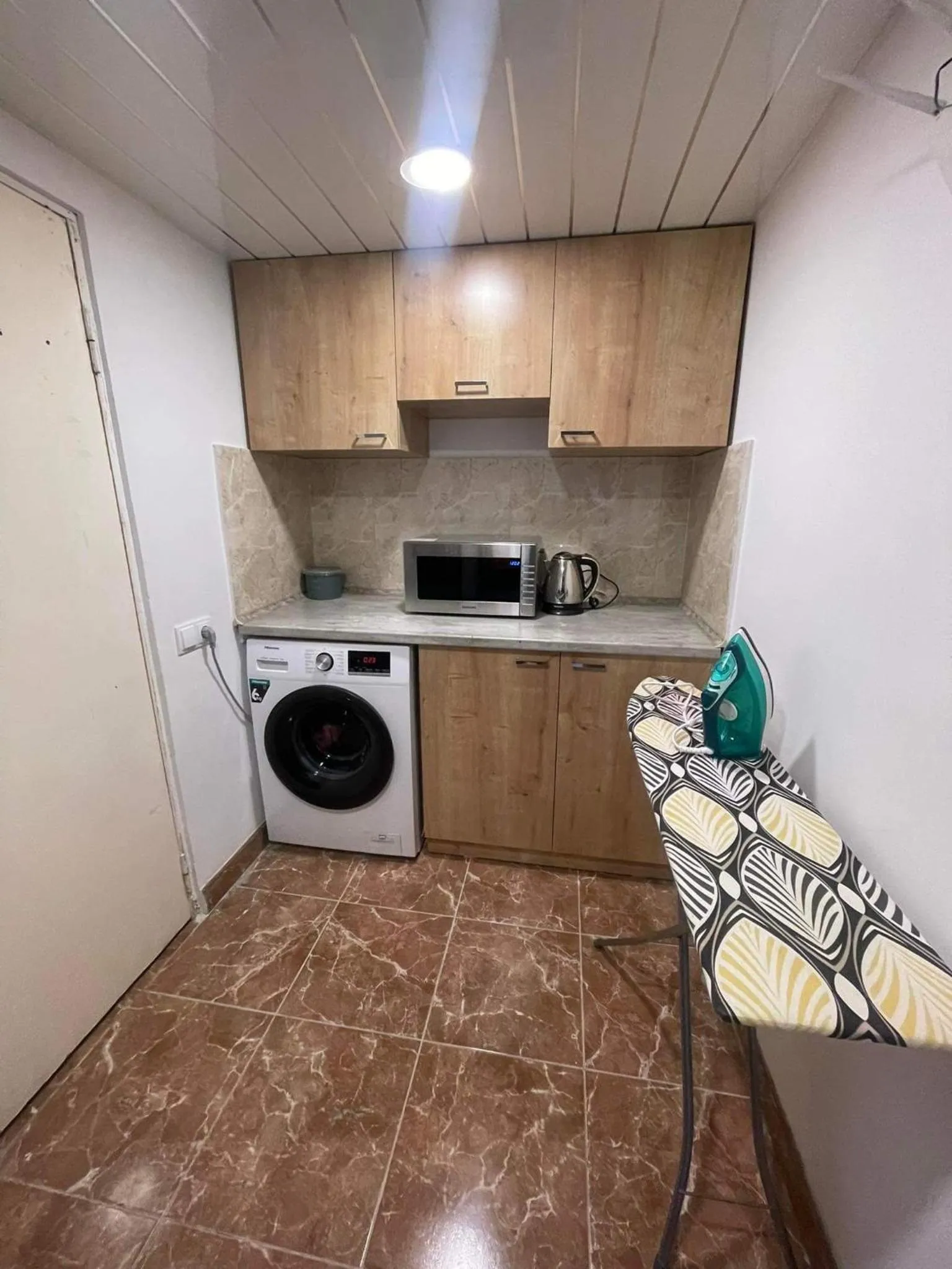 Communal kitchen in The Hill Guesthouse