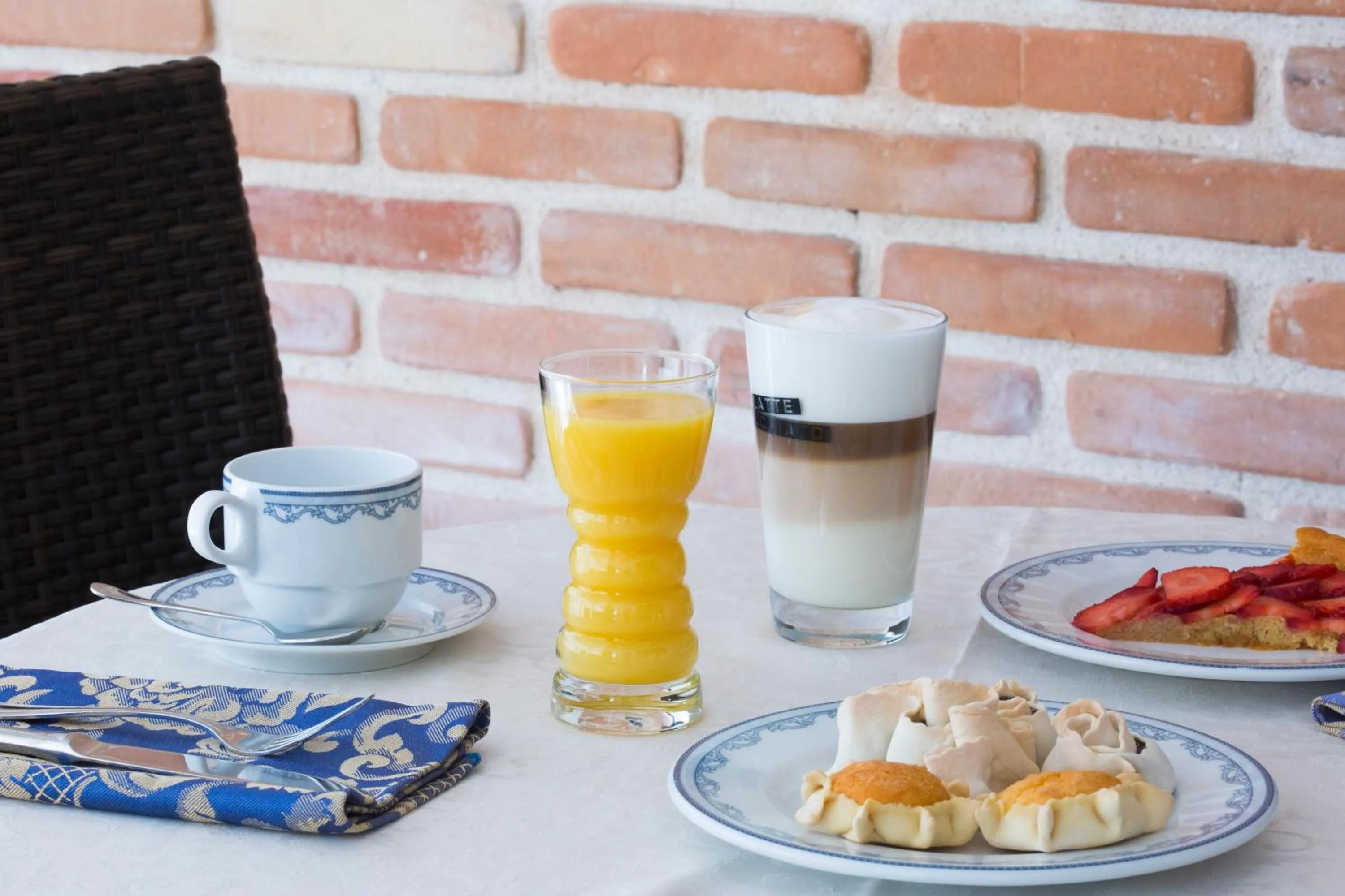 Buffet breakfast in Hotel Poseidonia