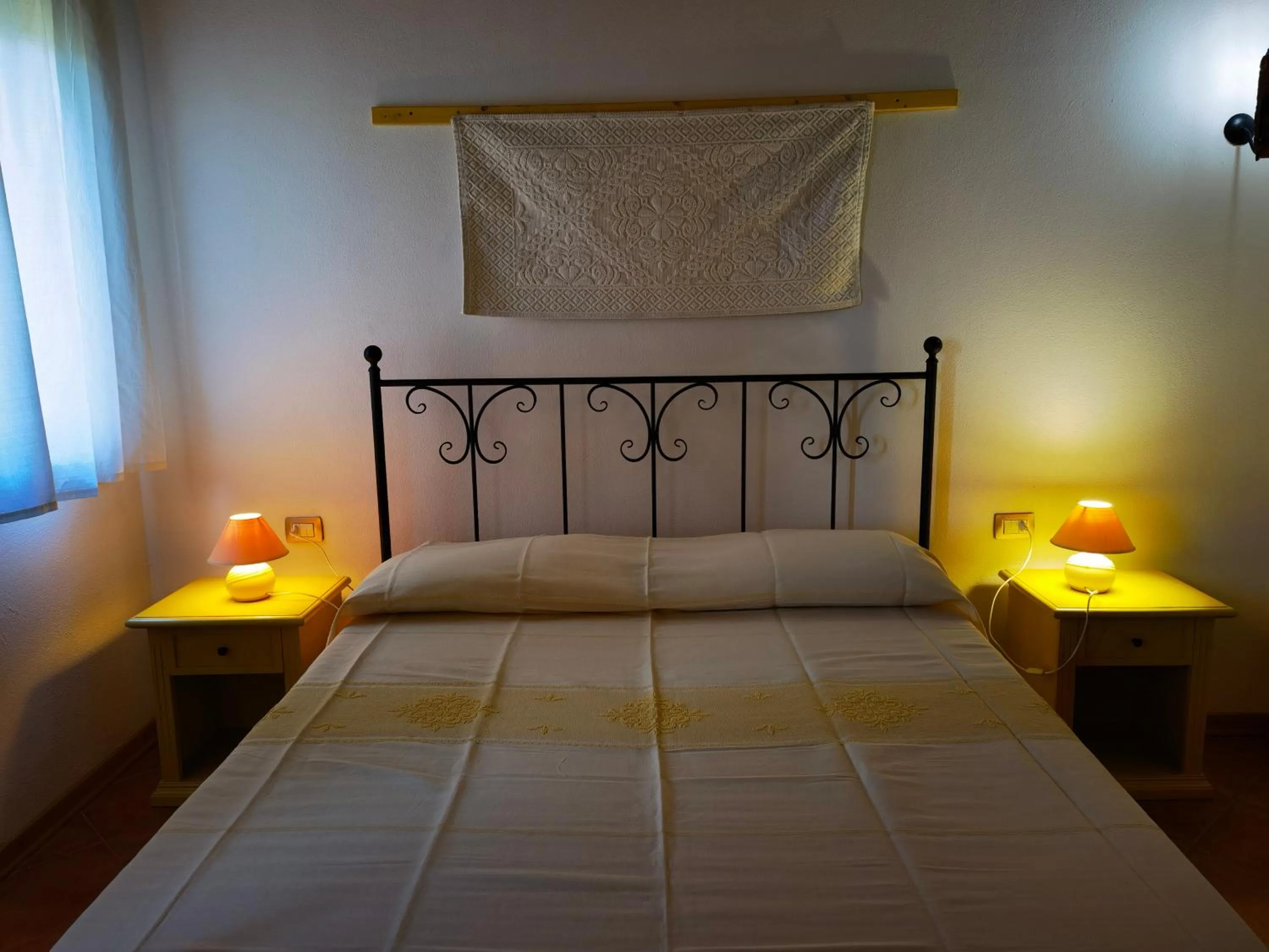 Bed in La Corte degli Ulivi - Albergo Rurale