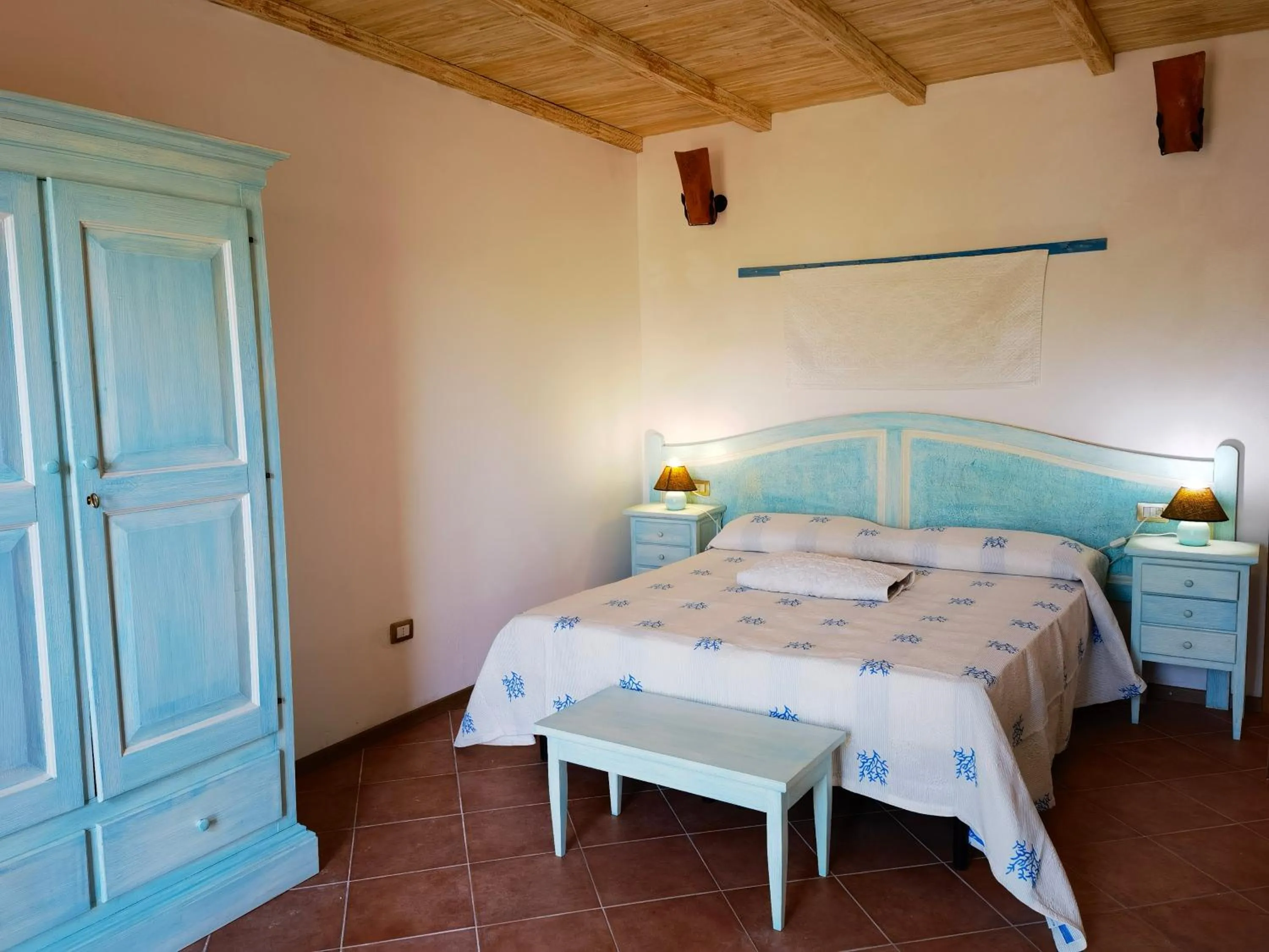 Bed in La Corte degli Ulivi - Albergo Rurale