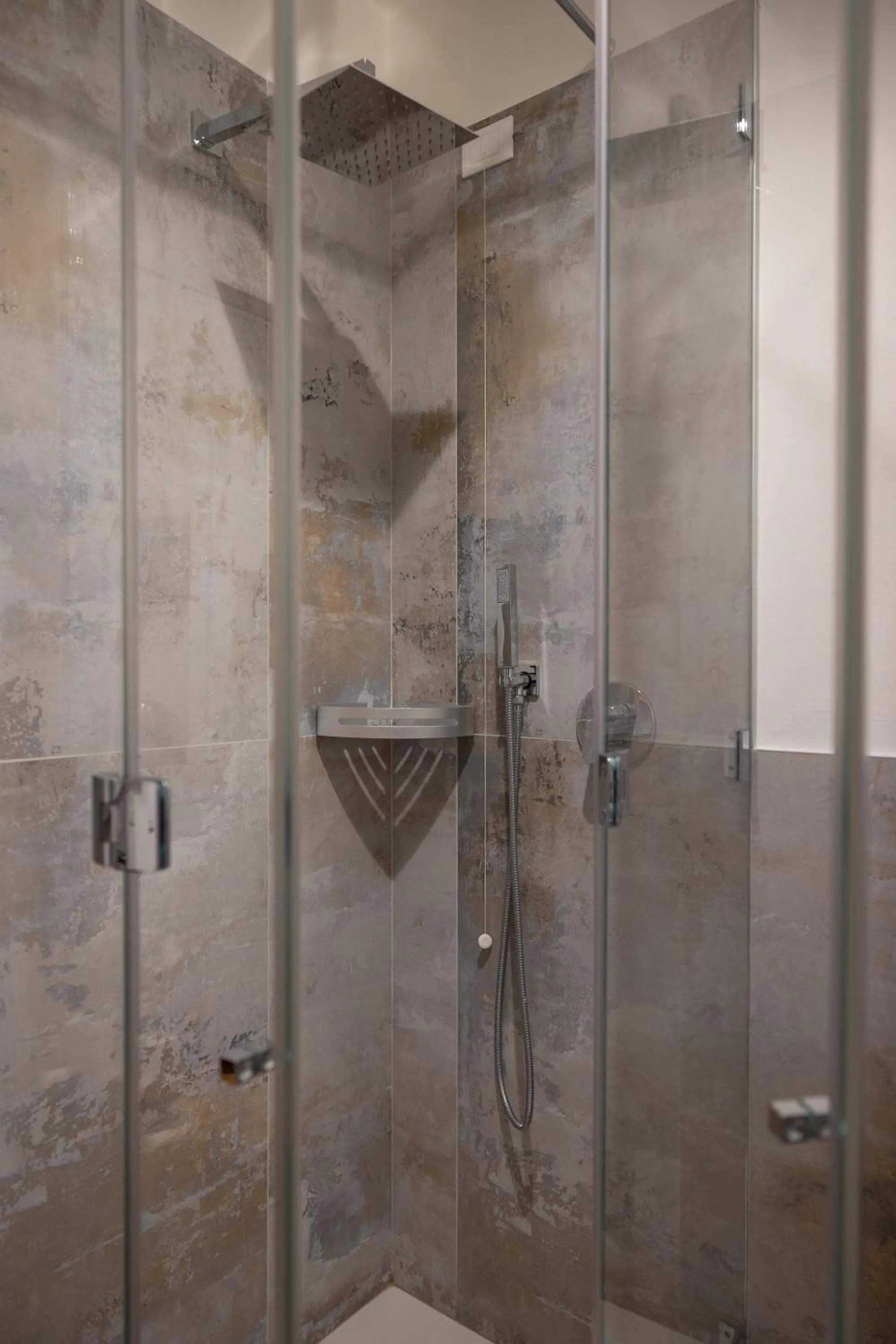 Shower in Bed and Breakfast Le Giale