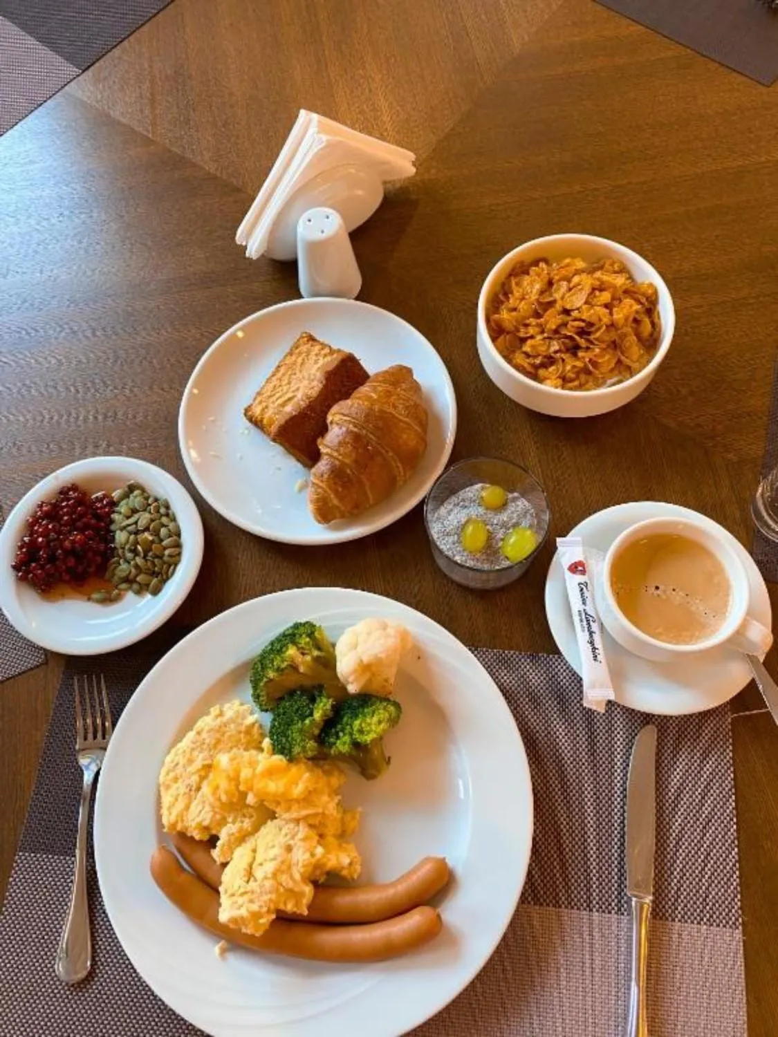 Food and drinks in Orbi City Hotel With Sea View