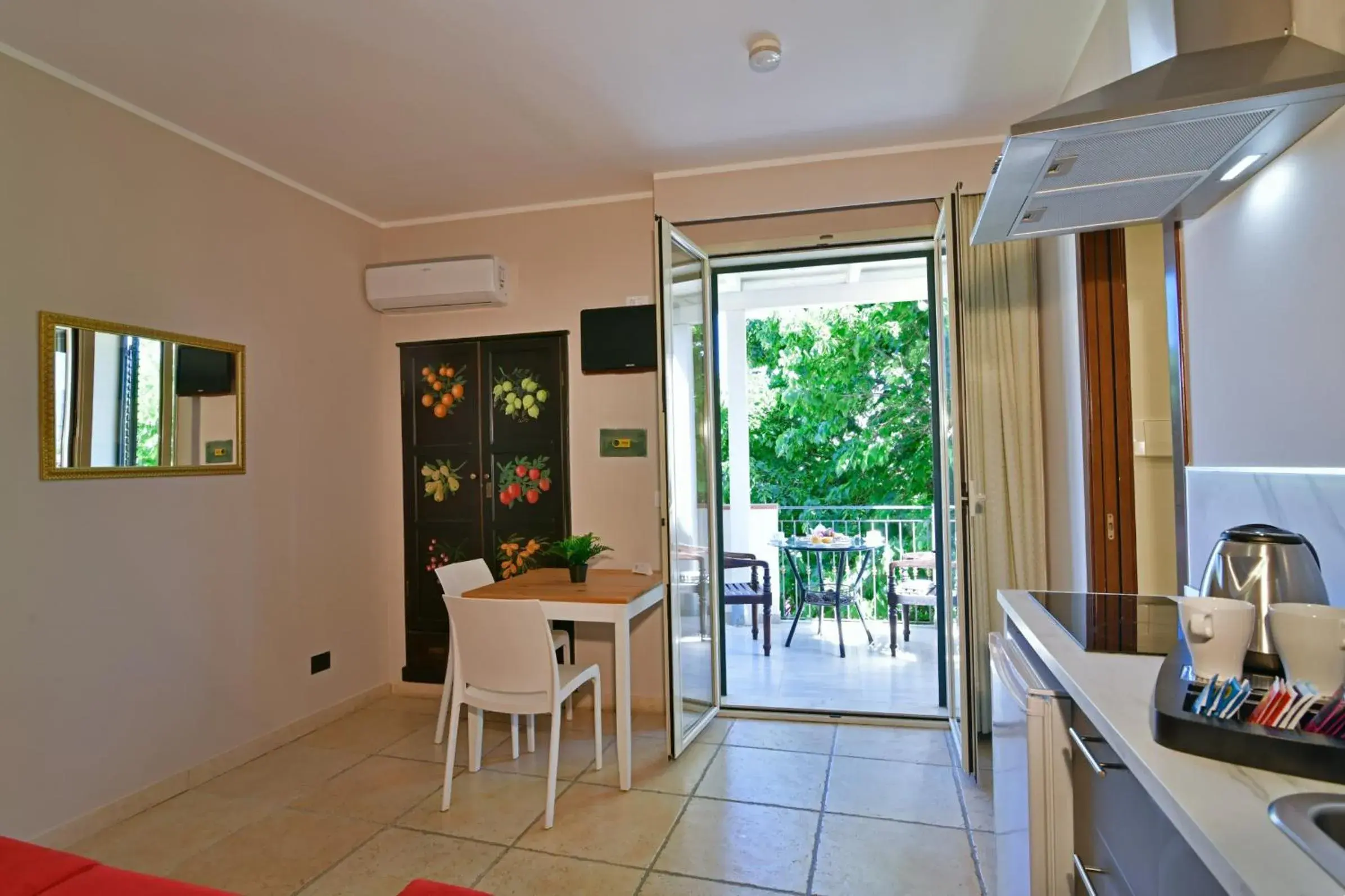 Apartment with Garden View in Hotel & Apartments Villa Linda Apartment with Garden View in Hotel & Apartments Villa Linda