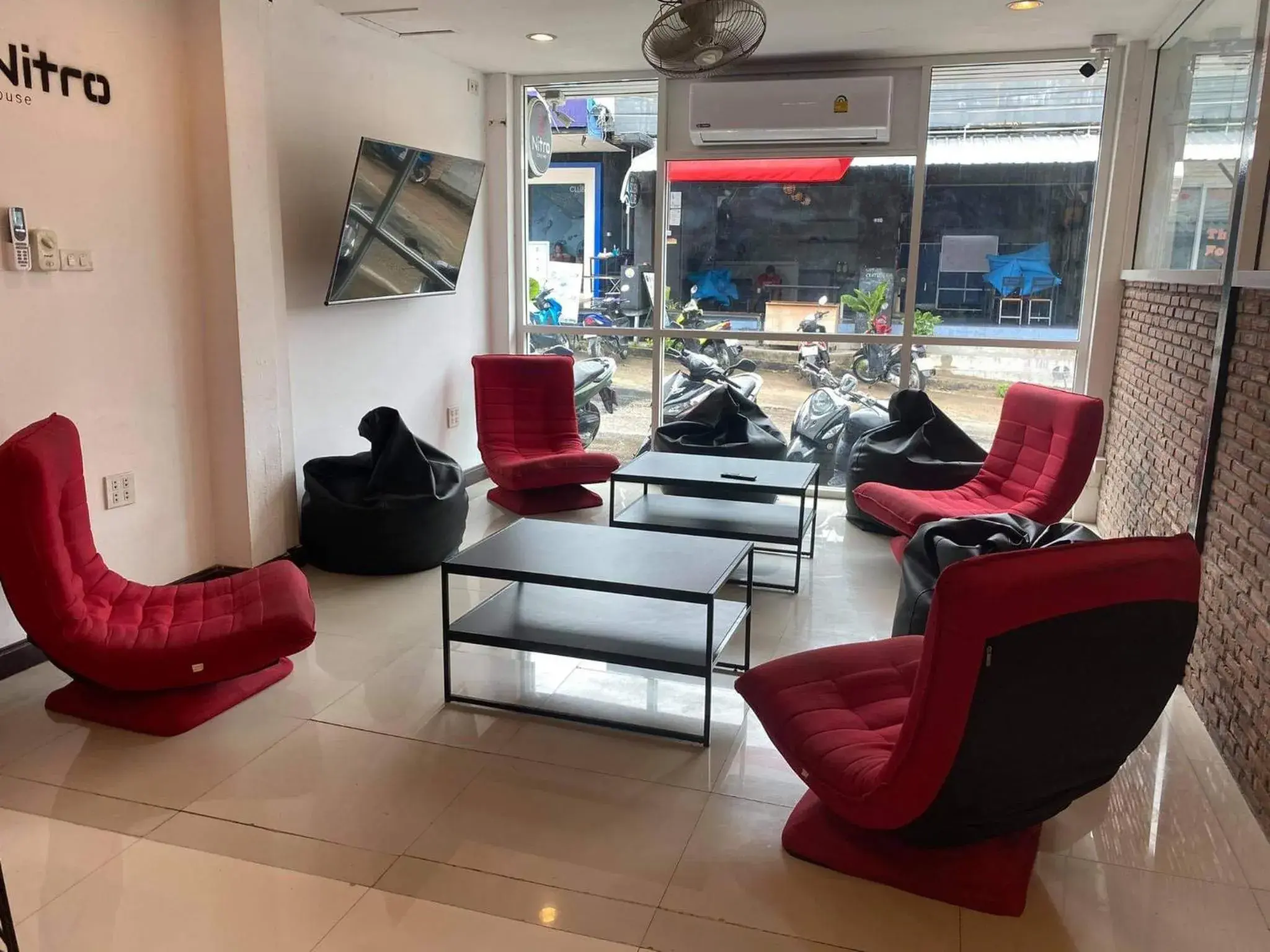 4-Bed Mixed Dormitory Room - single occupancy in NITRO HOUSE Hostel 4-Bed Mixed Dormitory Room - single occupancy in NITRO HOUSE Hostel